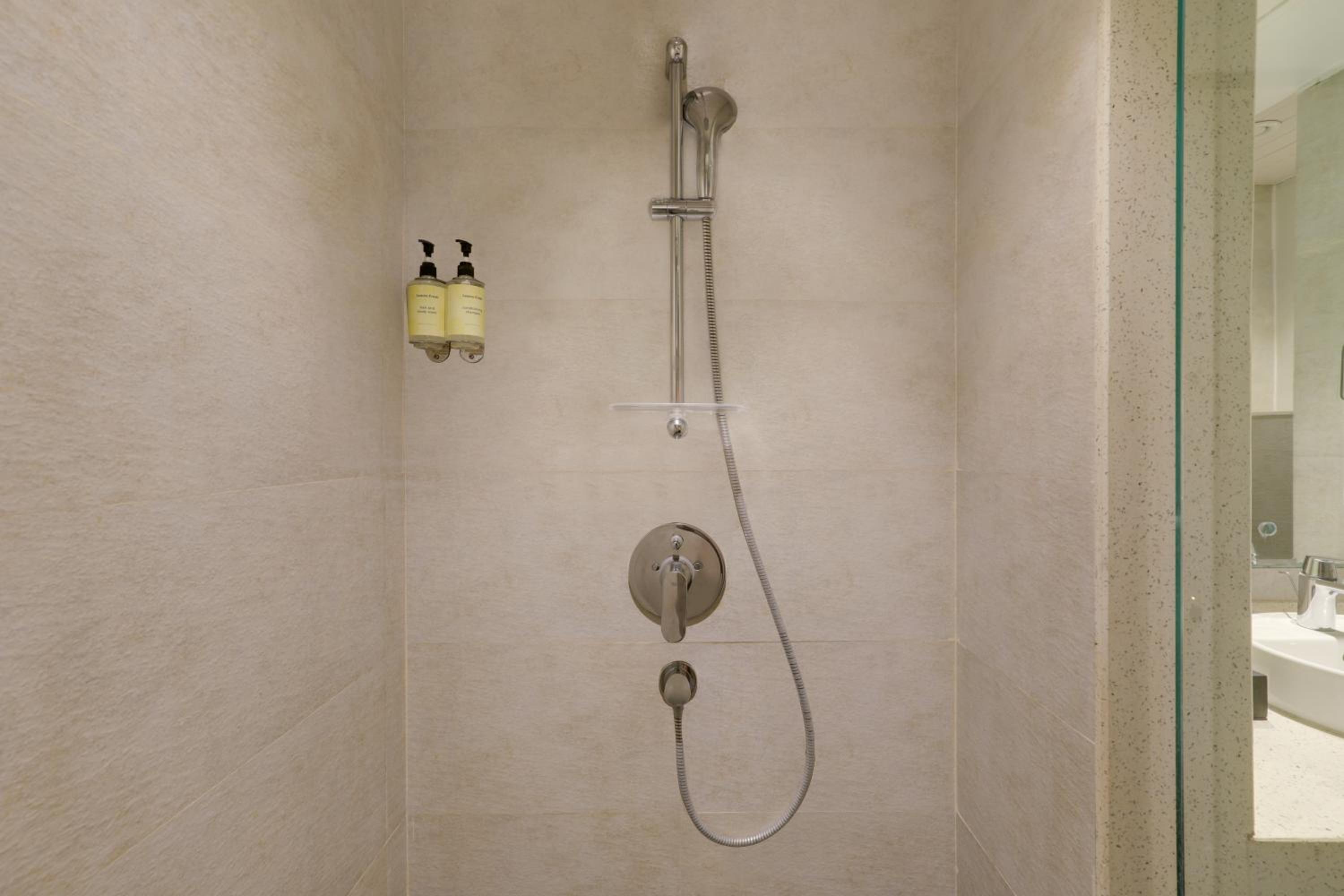 Superior Twin Room (20% off on session of Spa and Complimentary Welcome Drink on arrival) - Photo 5