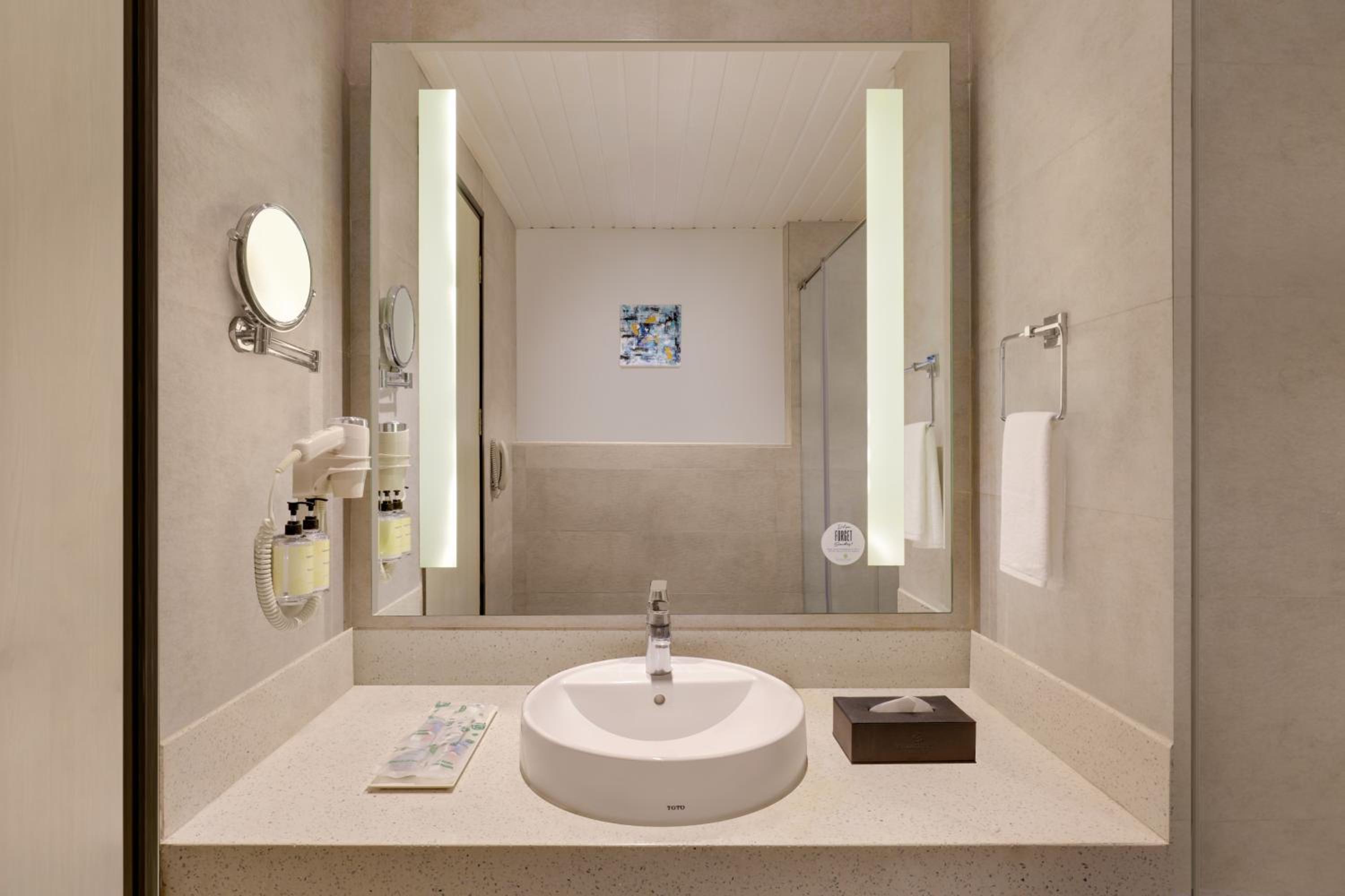 Superior Twin Room (20% off on session of Spa and Complimentary Welcome Drink on arrival) - Photo 7