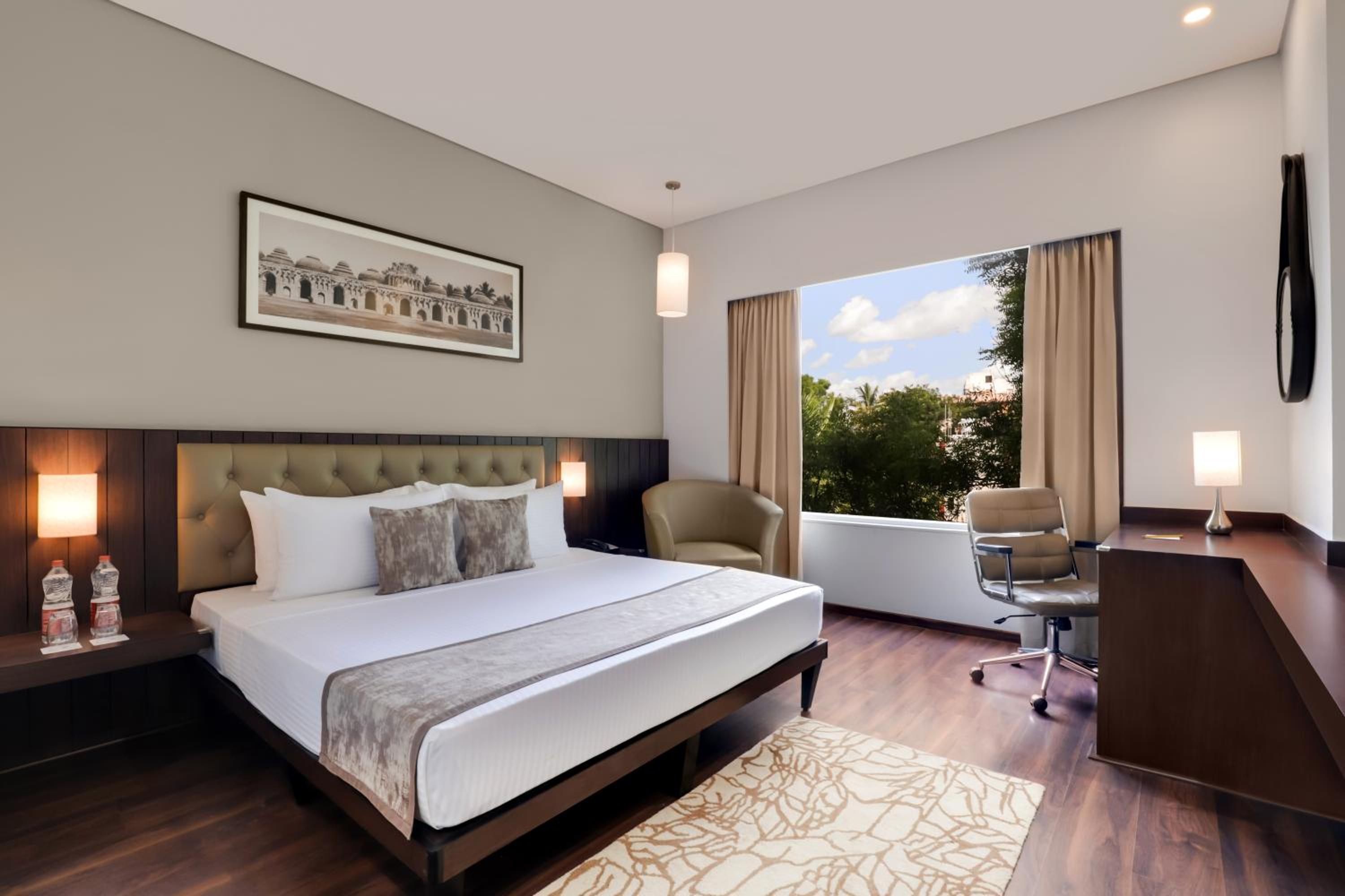 Superior King Room - Photo 1