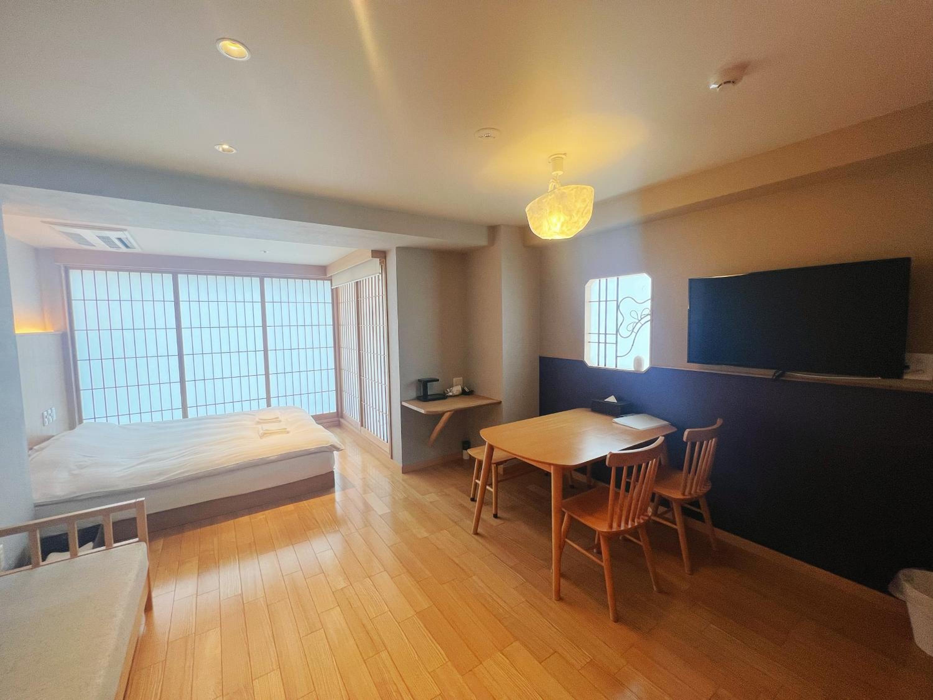 Family Room with Private Bathroom photo 1