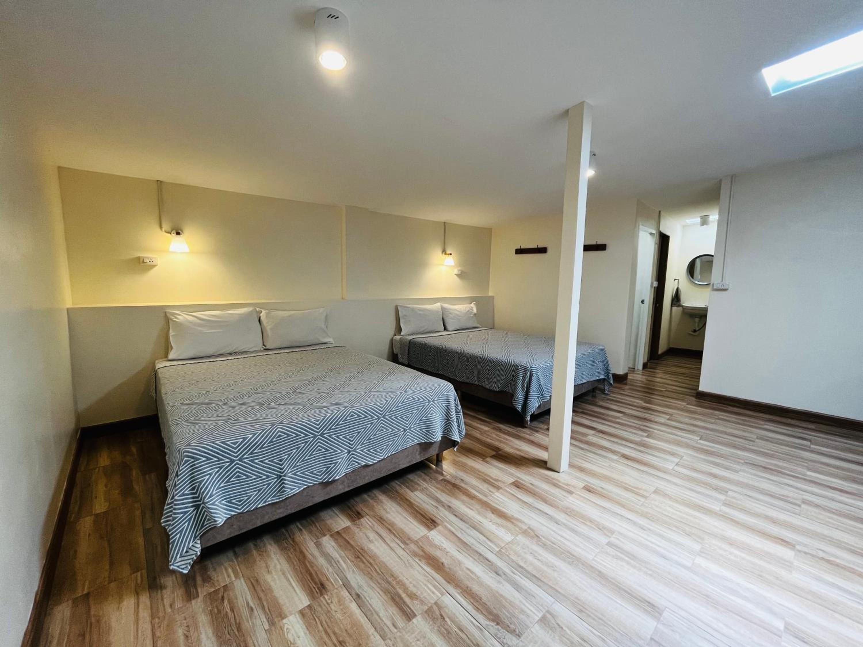 Family Room - Photo 8