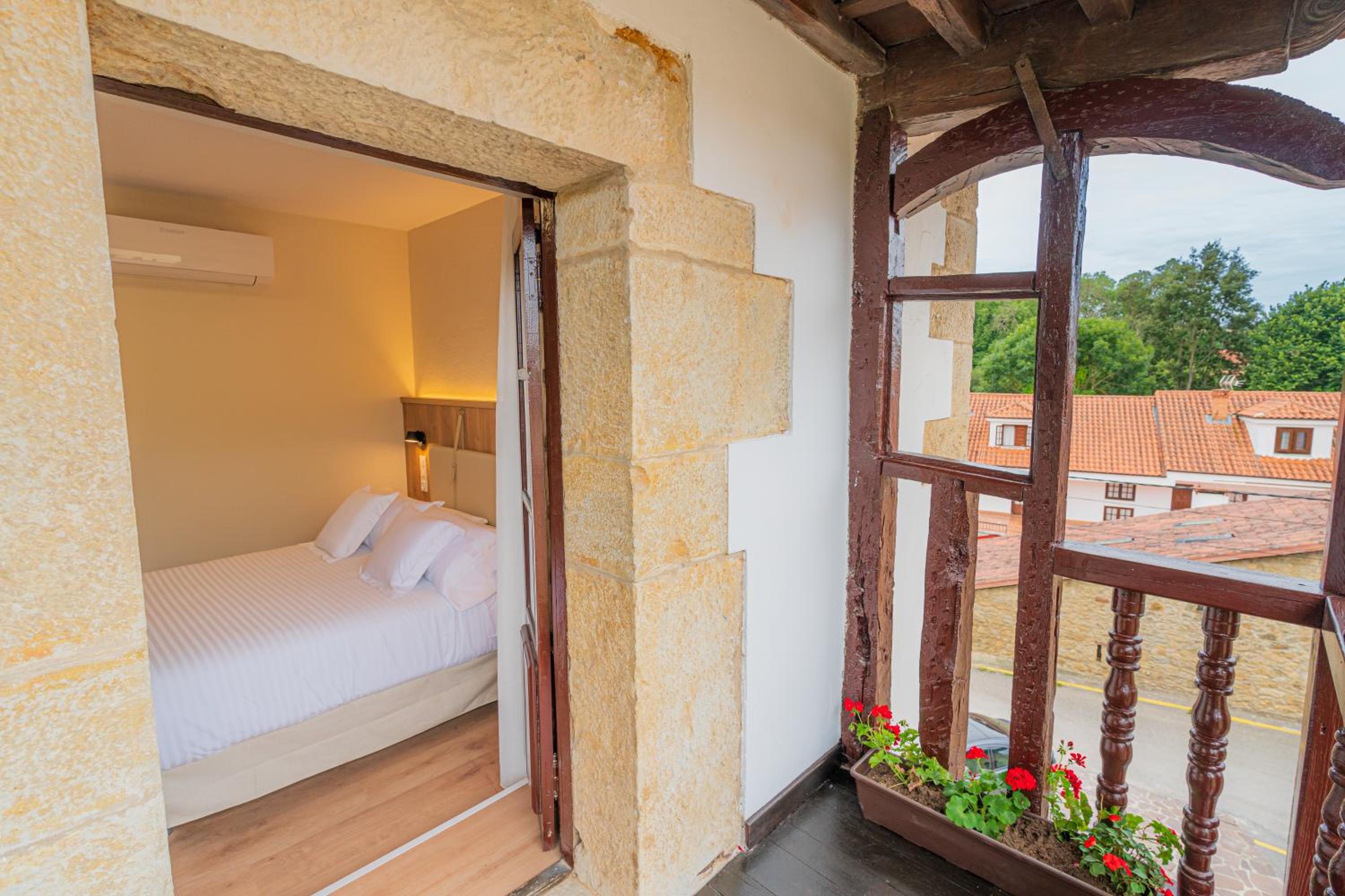 Double or Twin Room with Balcony