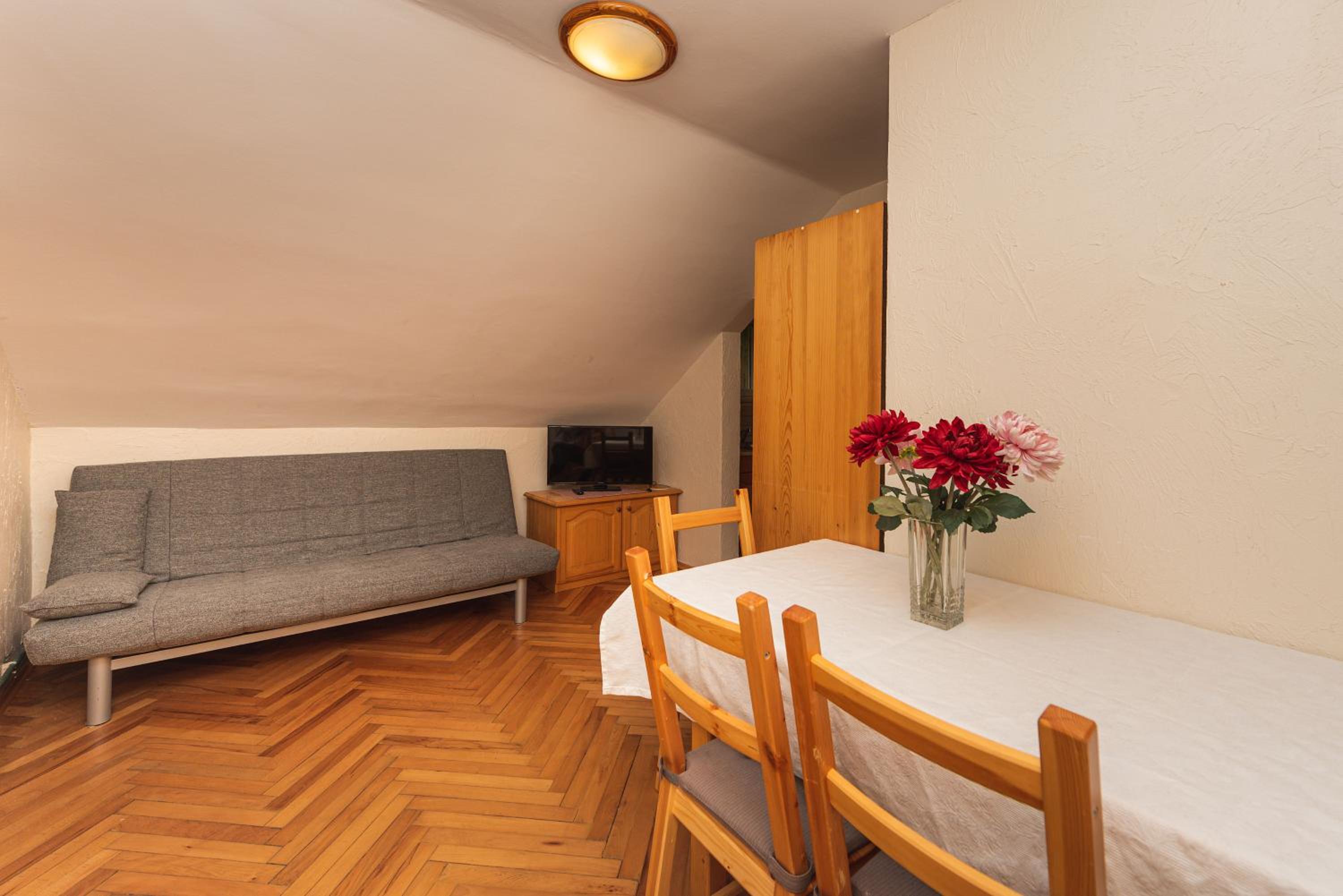 Apartment photo 1