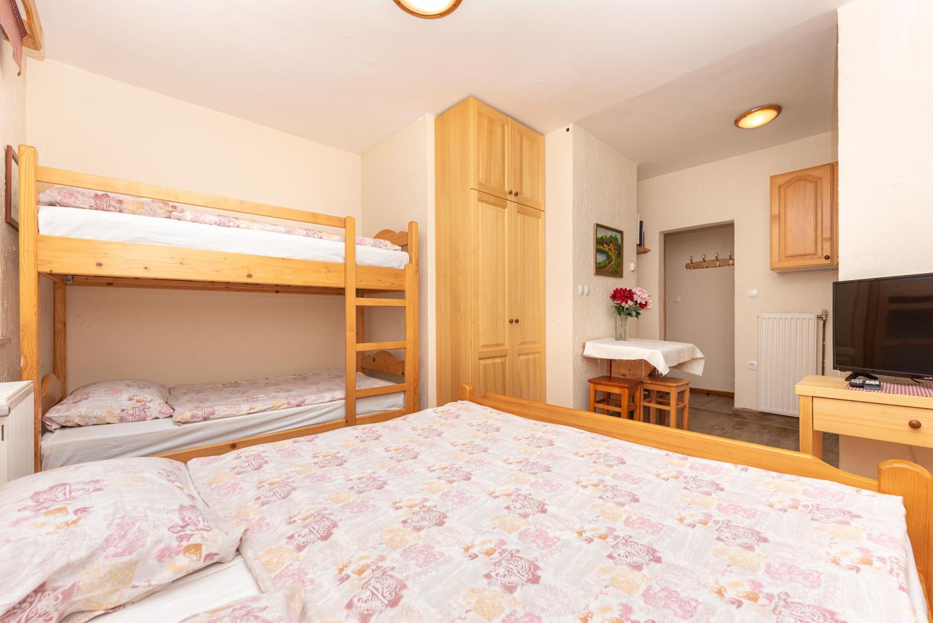 Studio Apartment photo 1