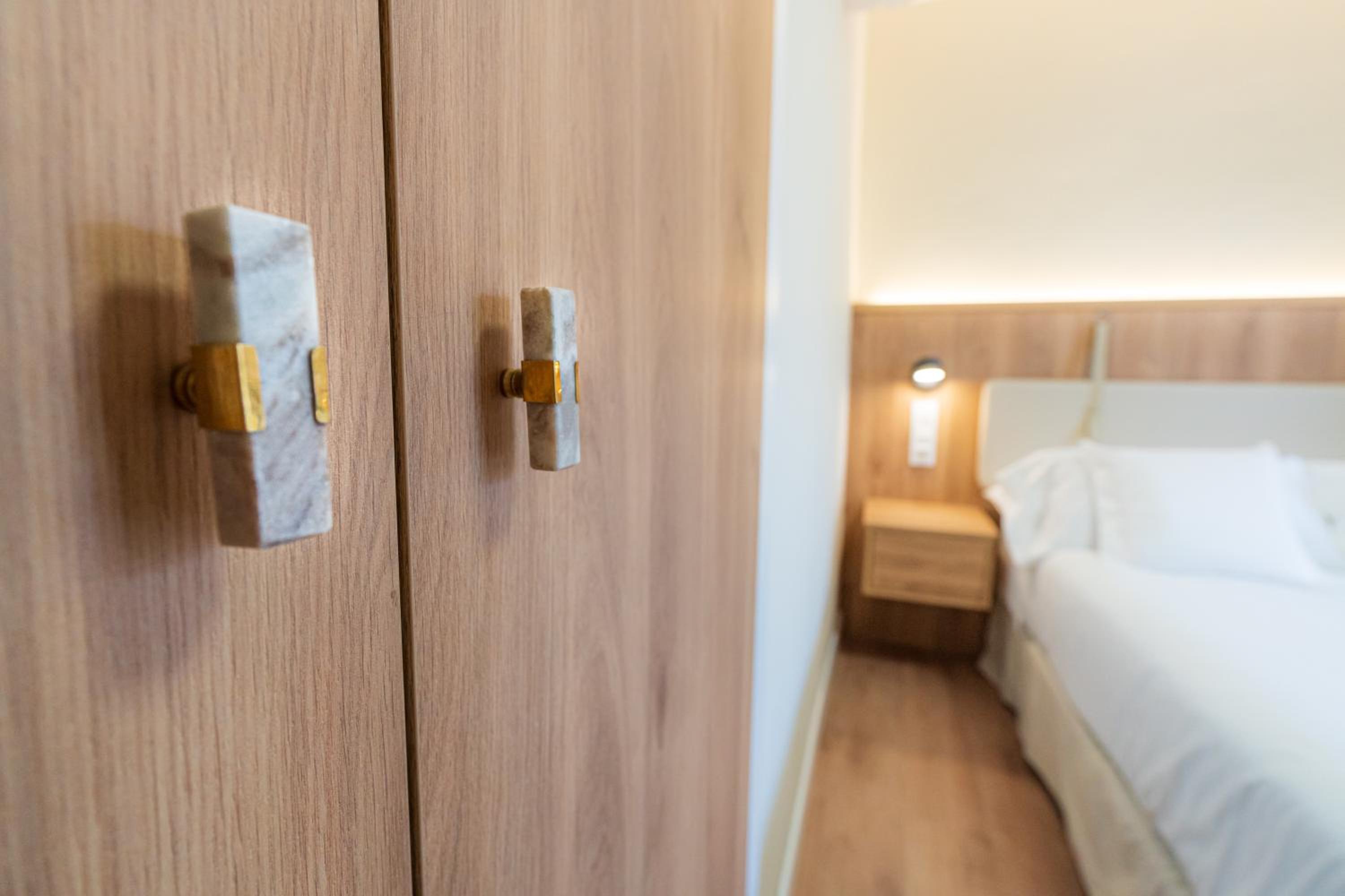 Double or Twin Room with Private Bathroom - Photo 13