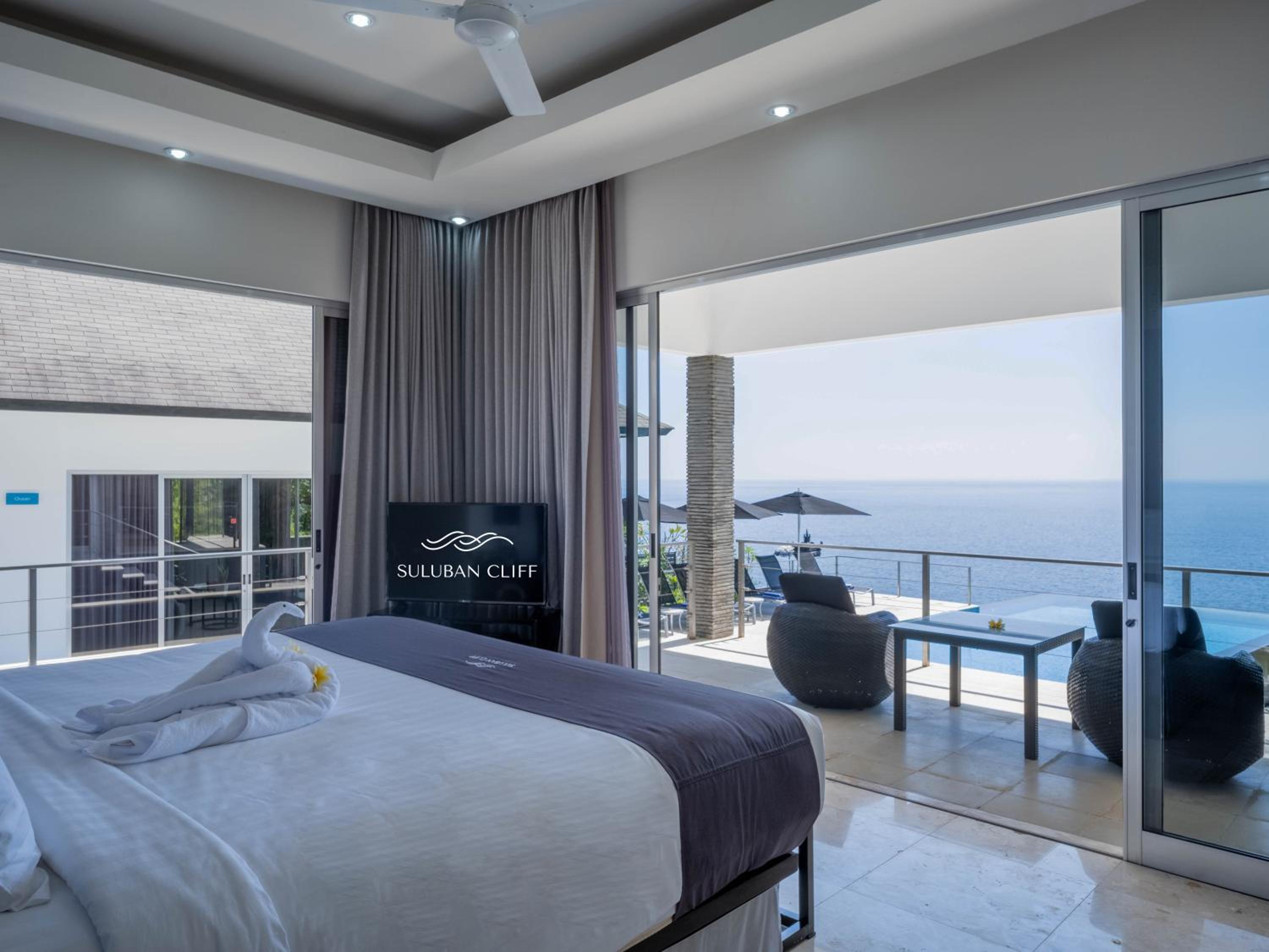 Villa - Photo 1
