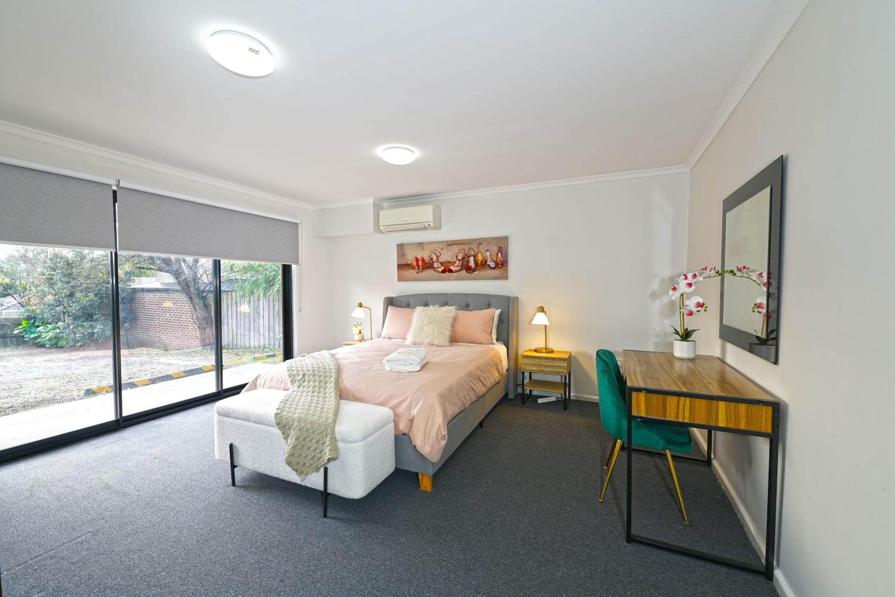 Four-Bedroom House photo 1