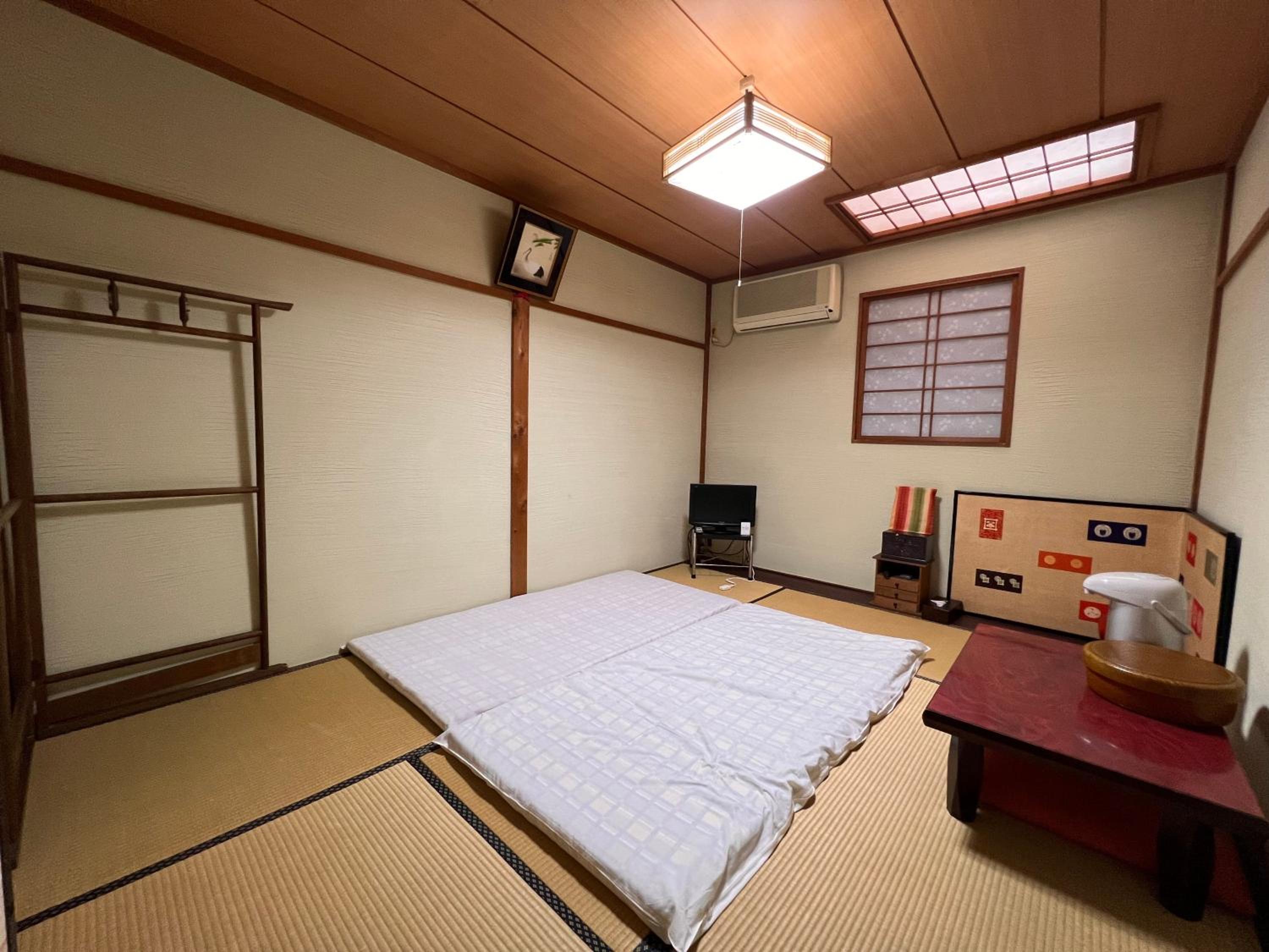 Japanese Style Room with Shared Bathroom and Toilet - No Window