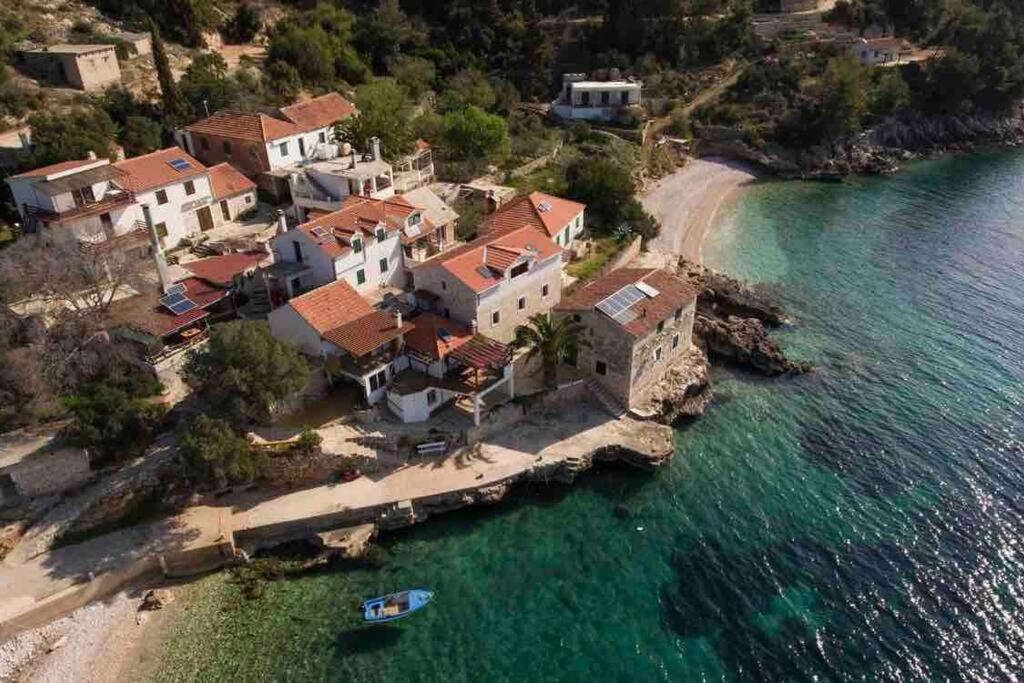 Villa photo 2