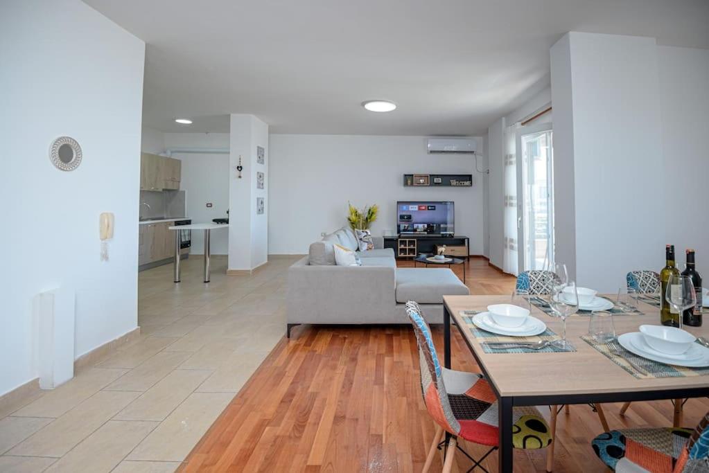 Three-Bedroom Apartment photo 1