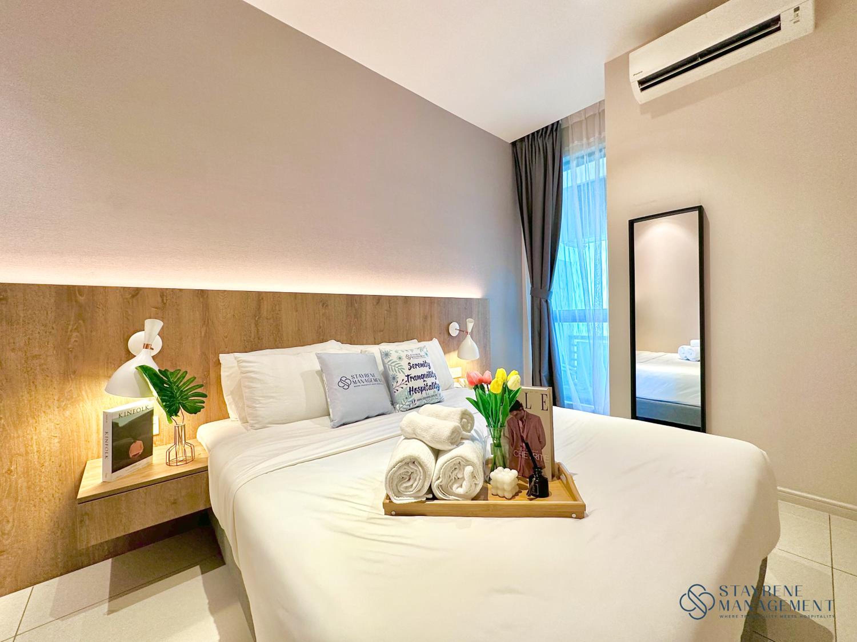 Apartment with Balcony - Photo 13