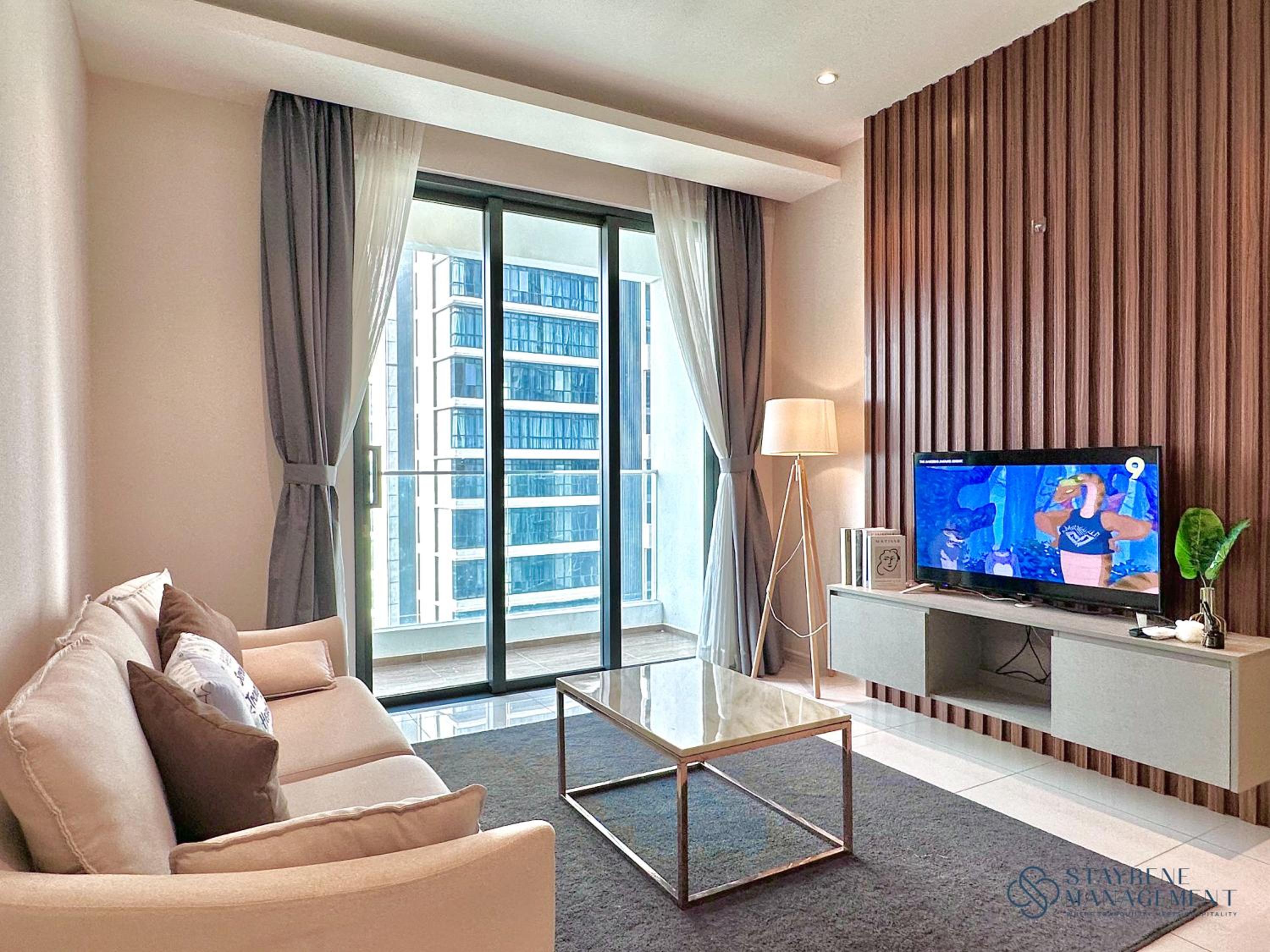 Apartment with Balcony - Photo 7