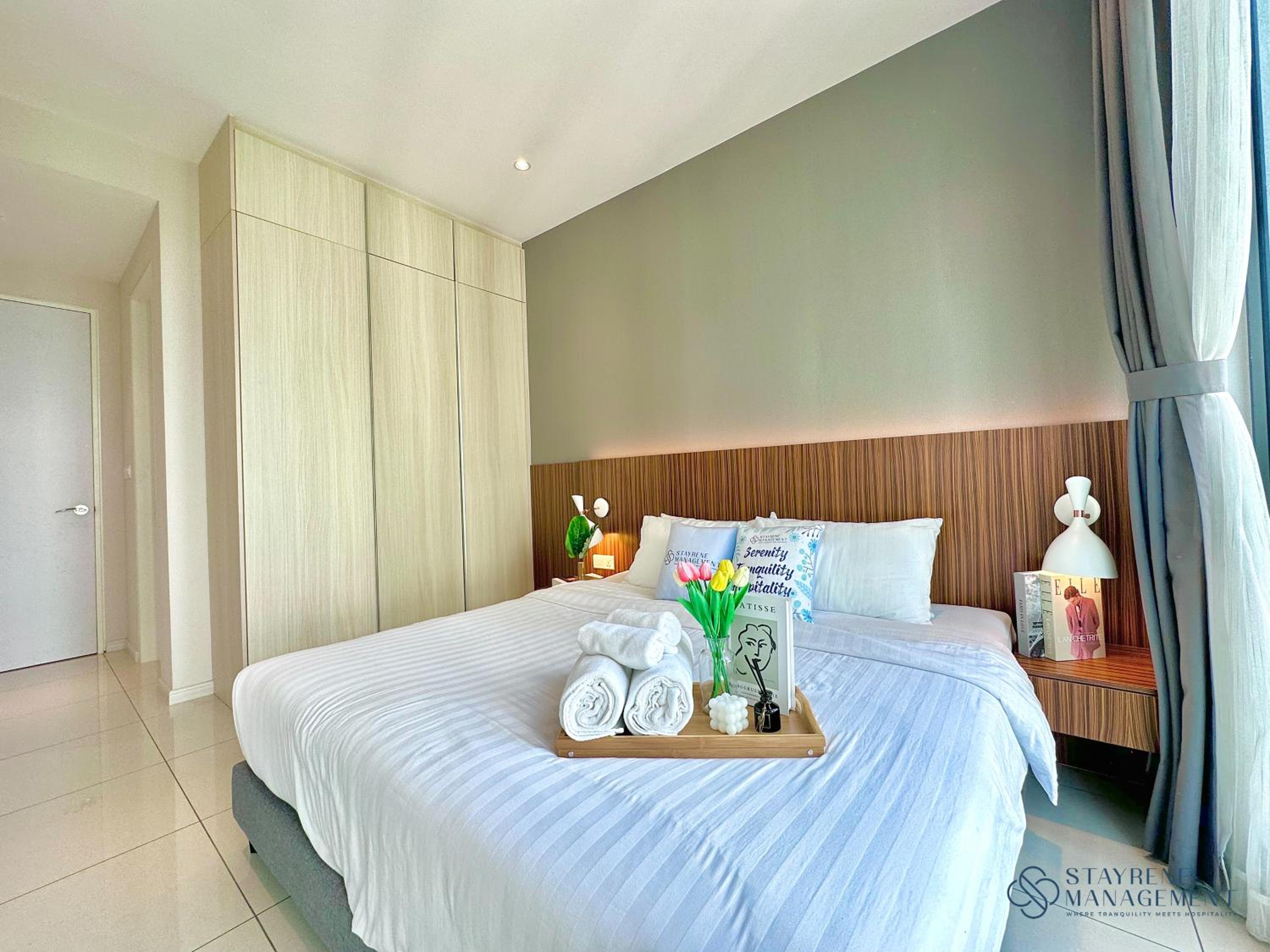 Apartment with Balcony - Photo 8