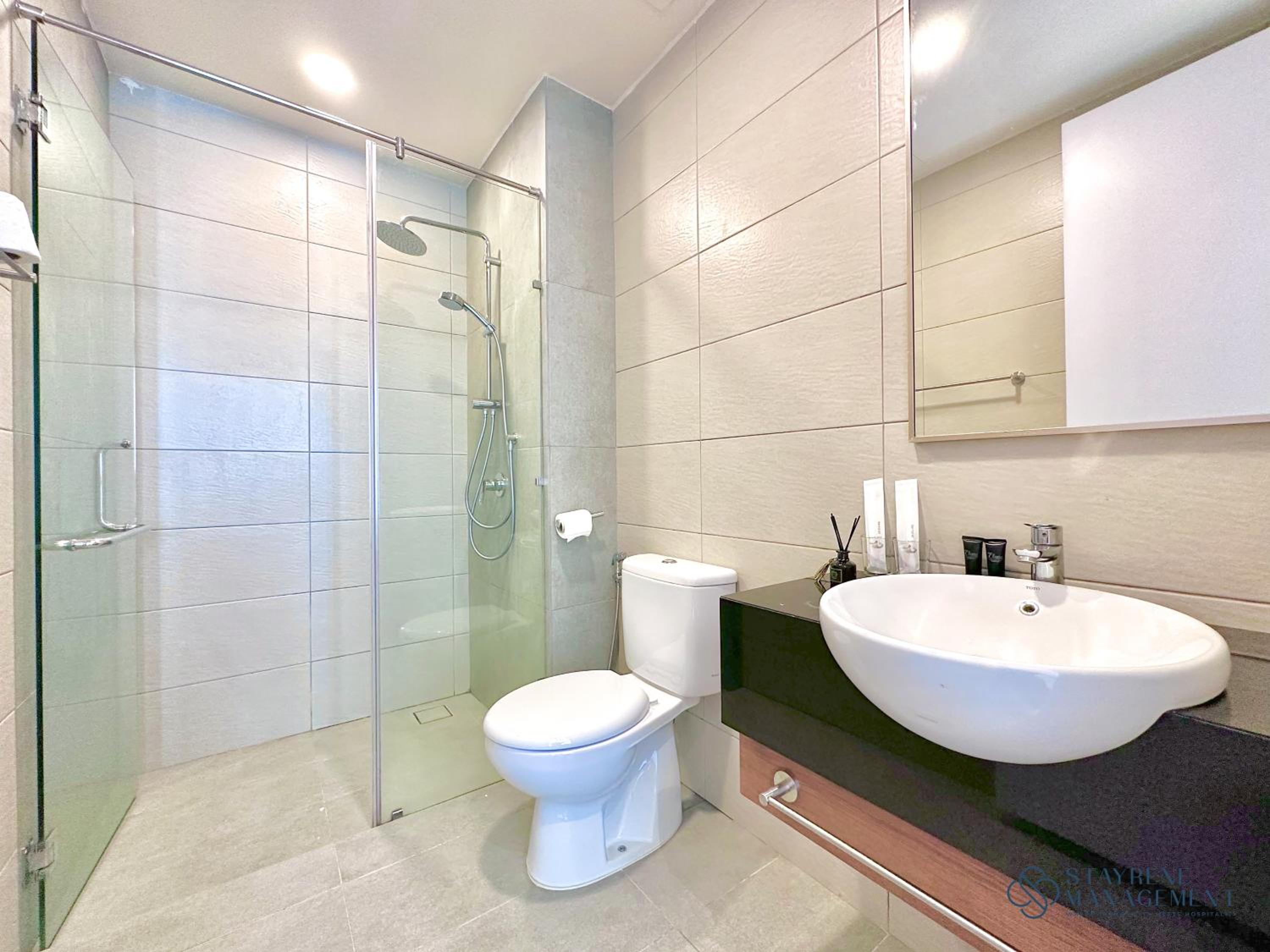 Three-Bedroom Suite - Photo 11