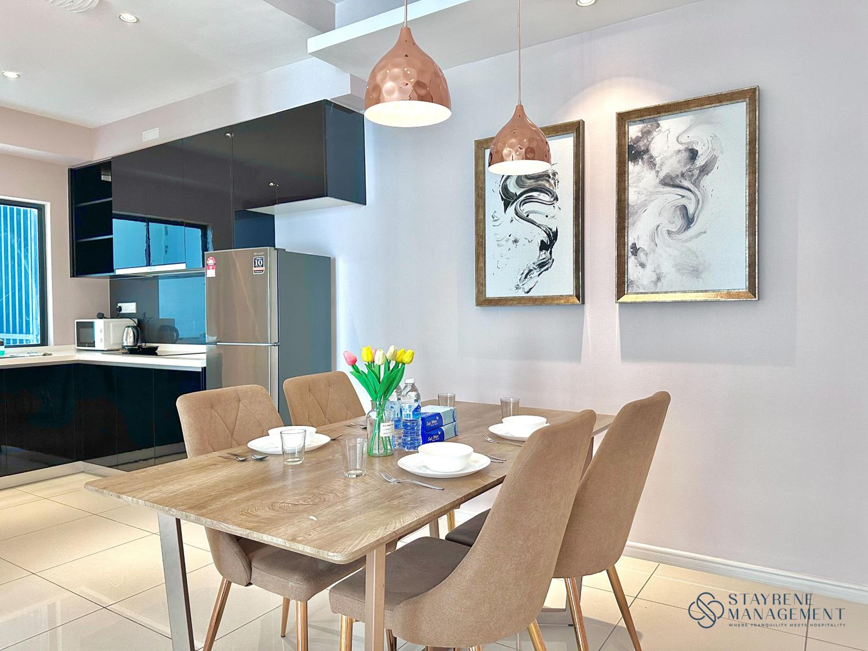 Three-Bedroom Suite - Photo 6