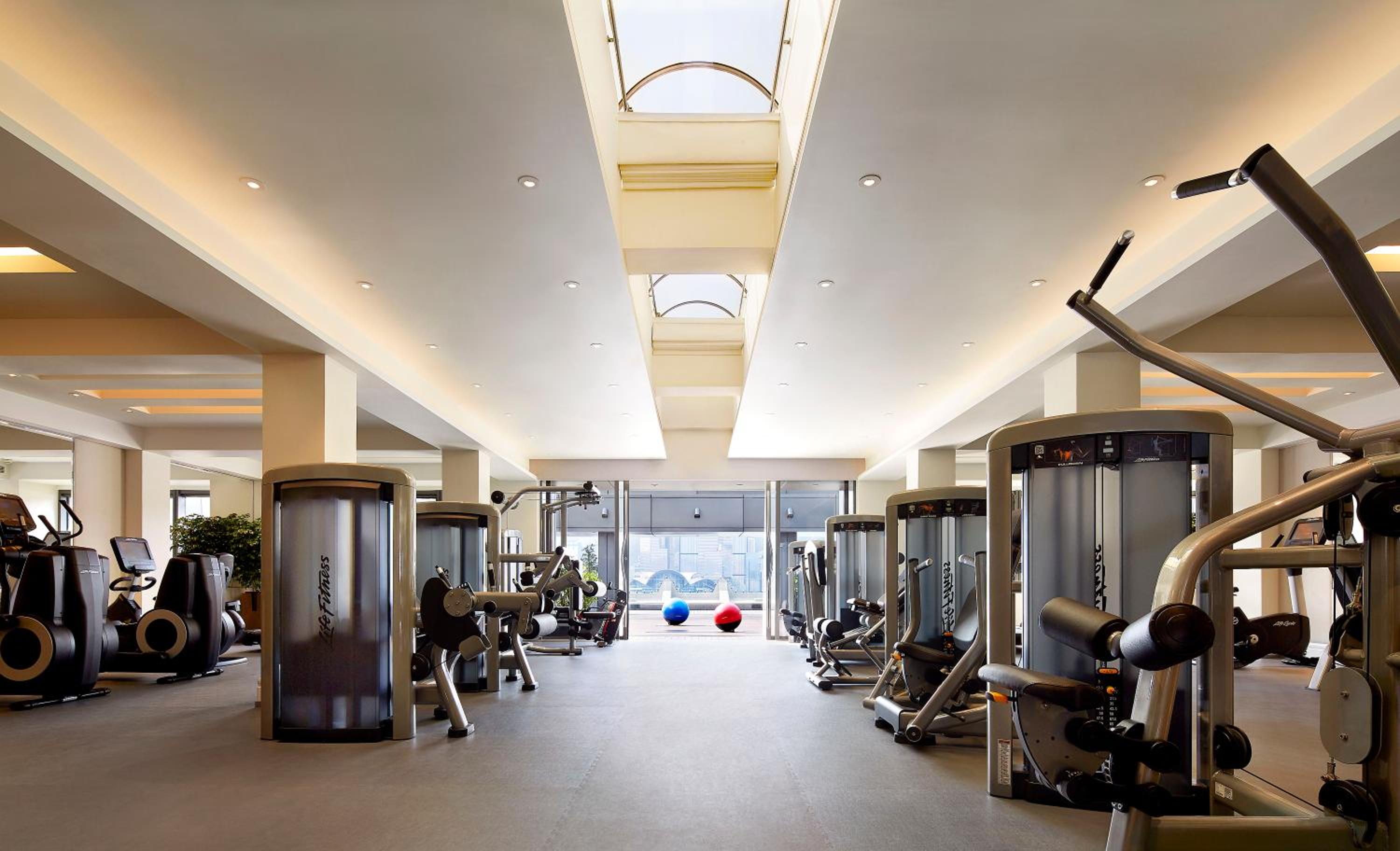 Superior Courtyard Suite photo