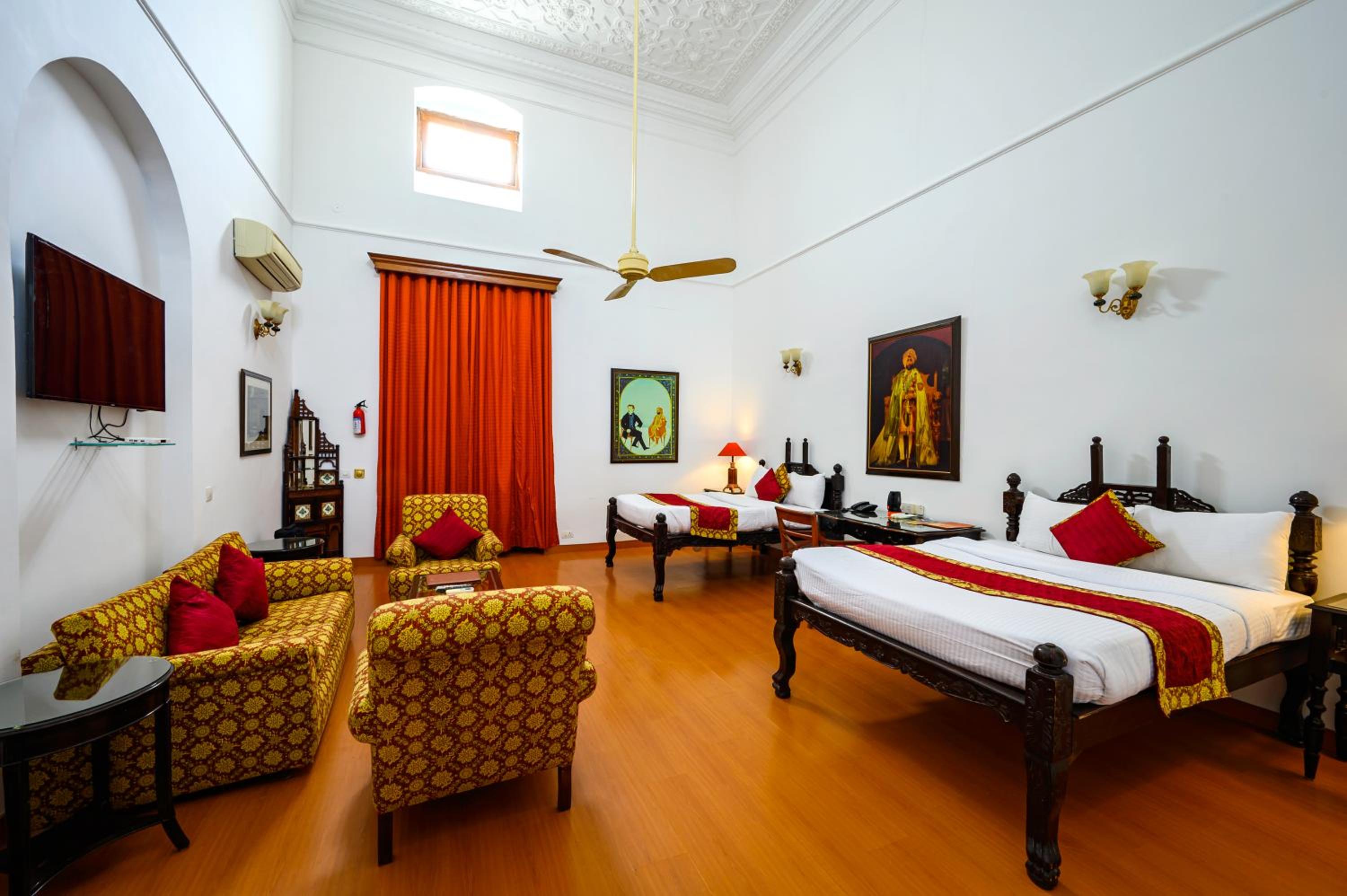 Heritage Royal - Complimentary Evening Tea, 10% off on Laundry Service photo 1