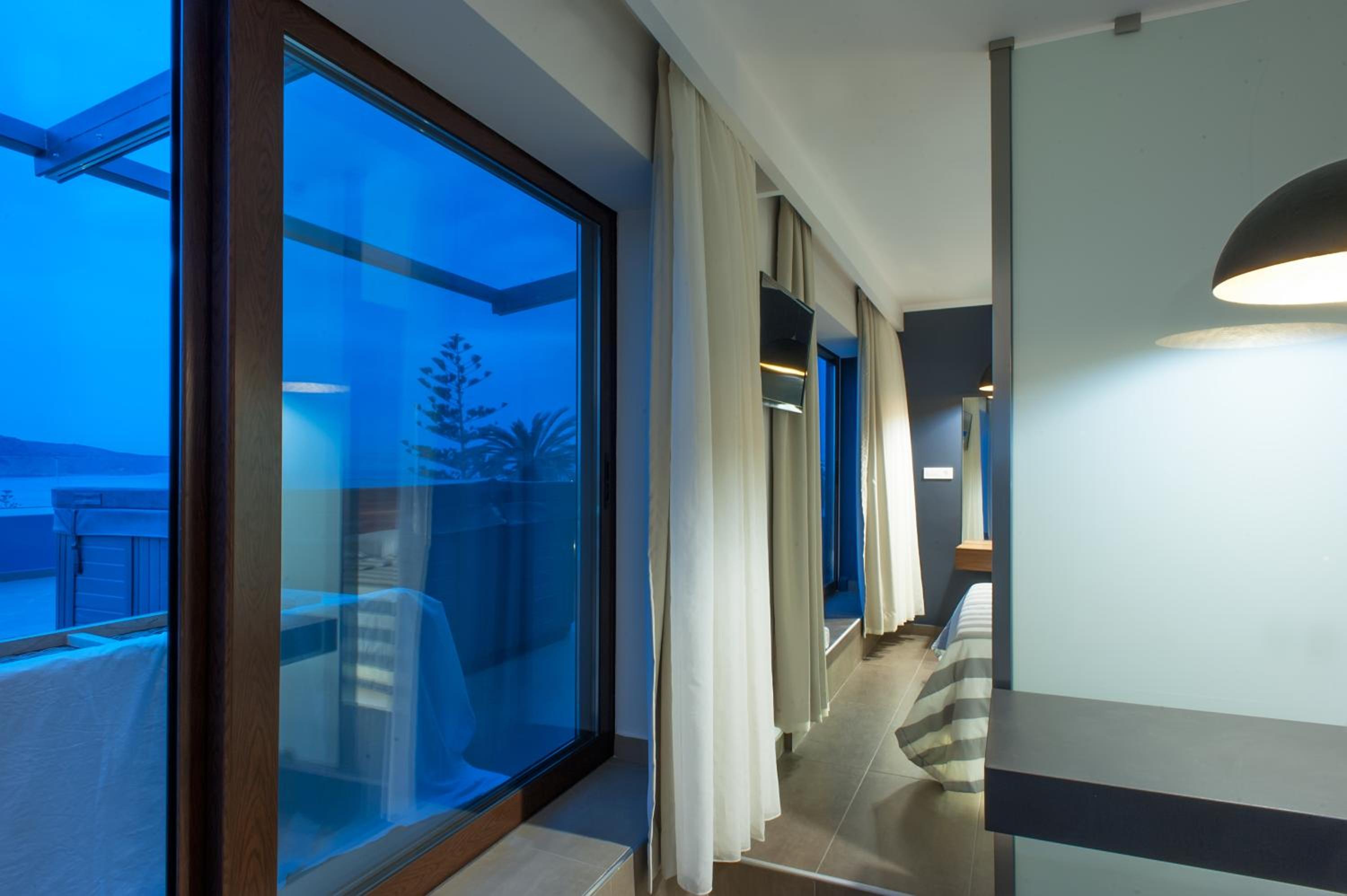 Junior Suite with hot tub and Sea View