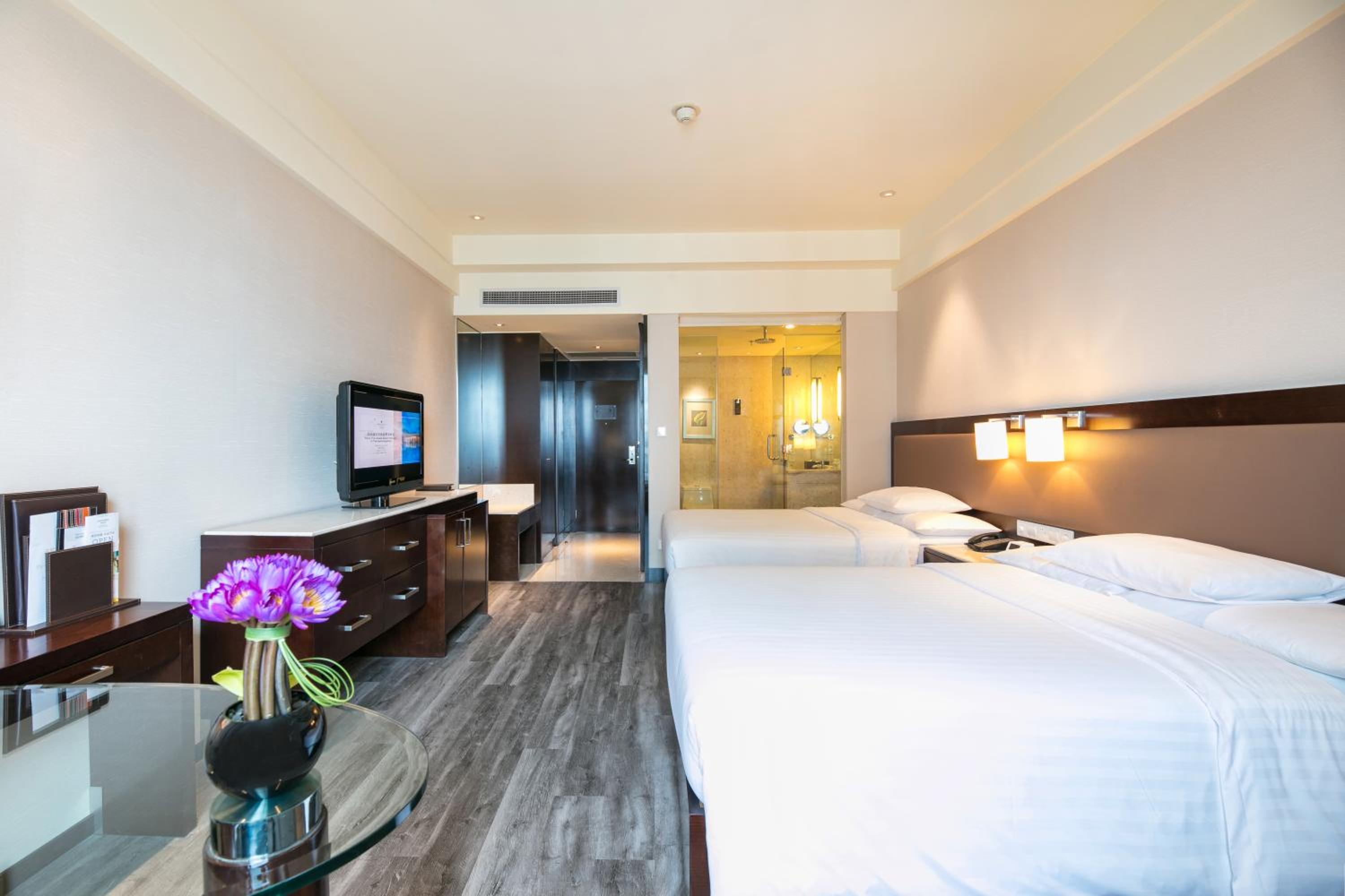 Premier Twin Room, Guest room, 2 Double - Photo 1