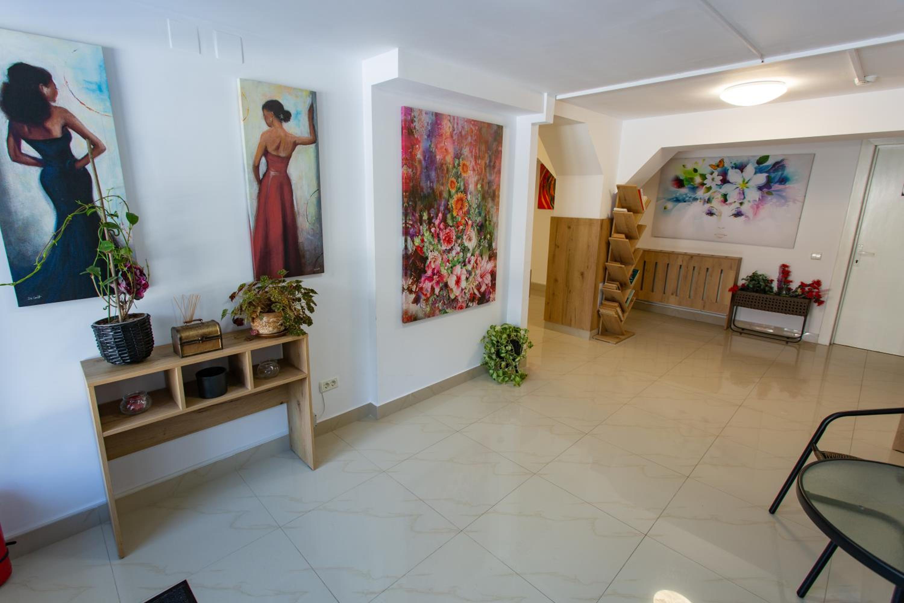 Villa - Photo 3