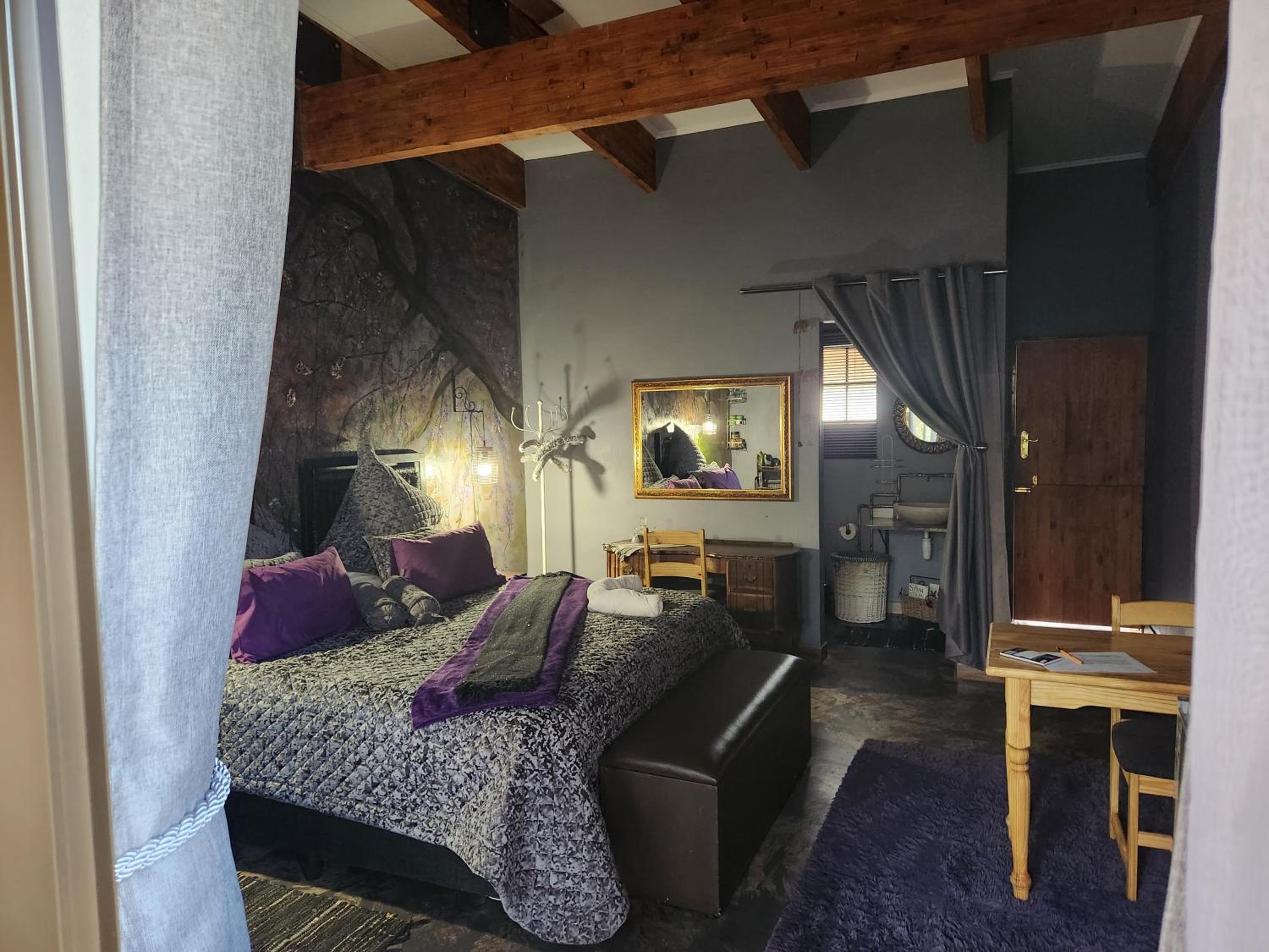 Basic King Room - Photo 21