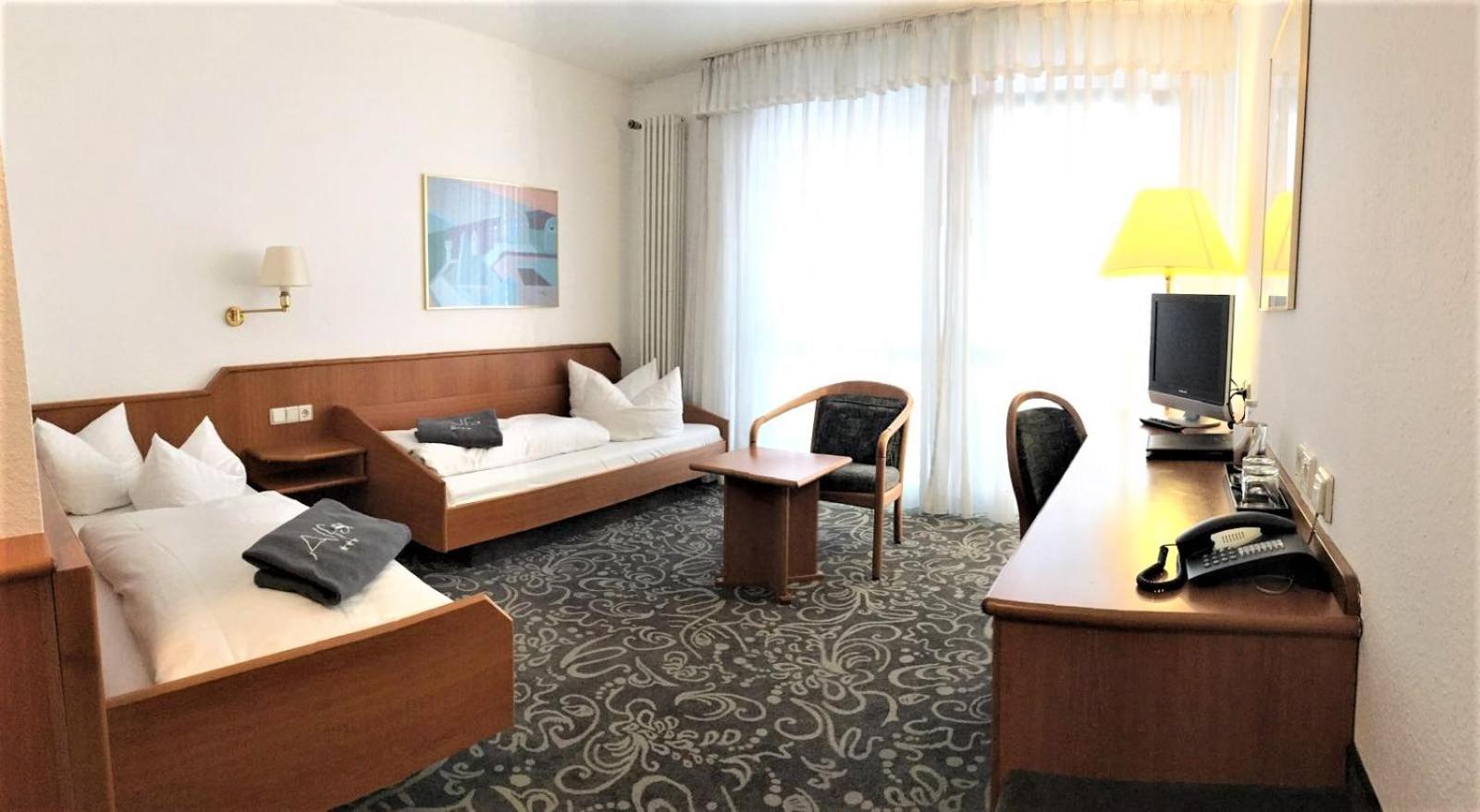 Classic Twin Room photo 2