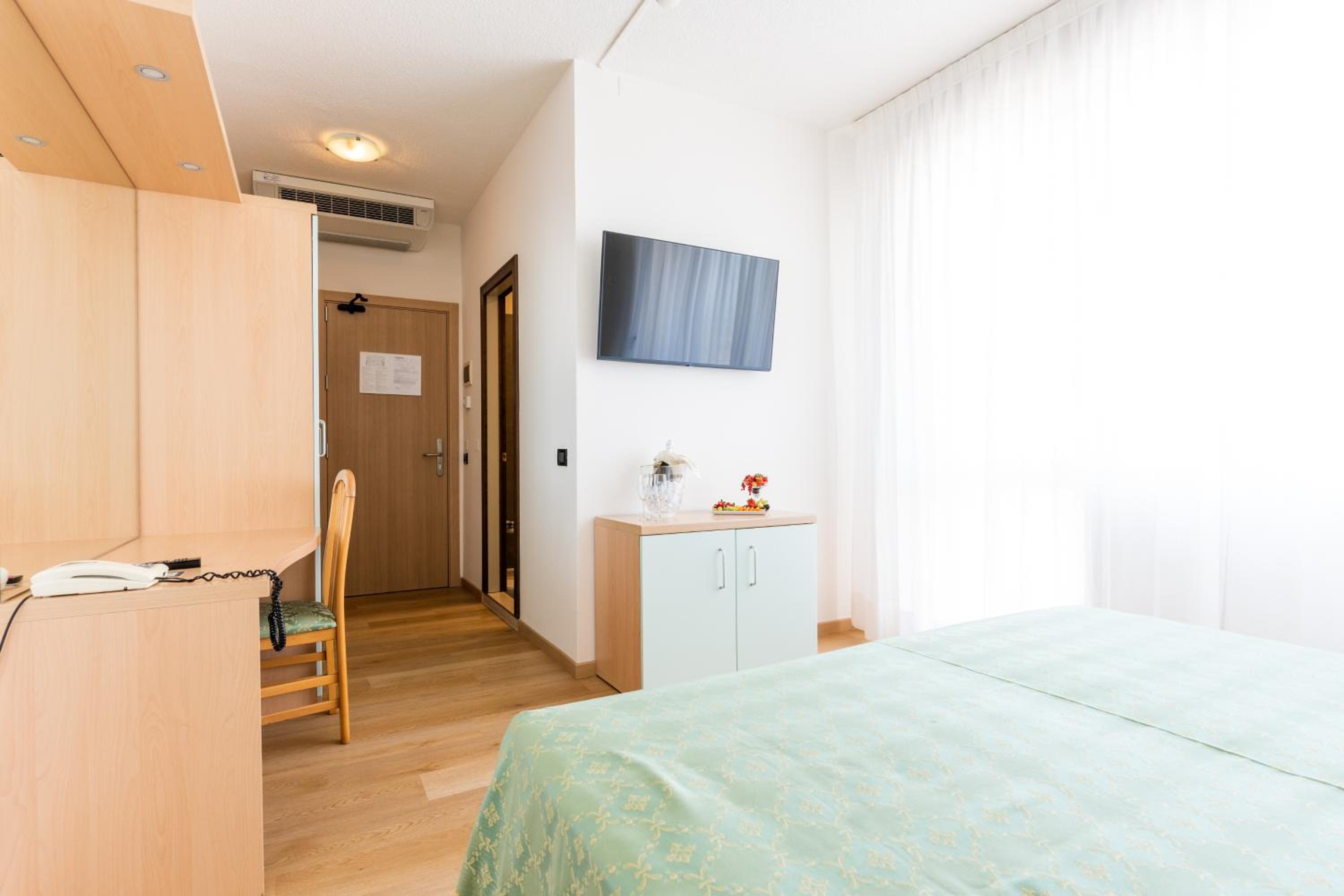 Double Room - Photo 2