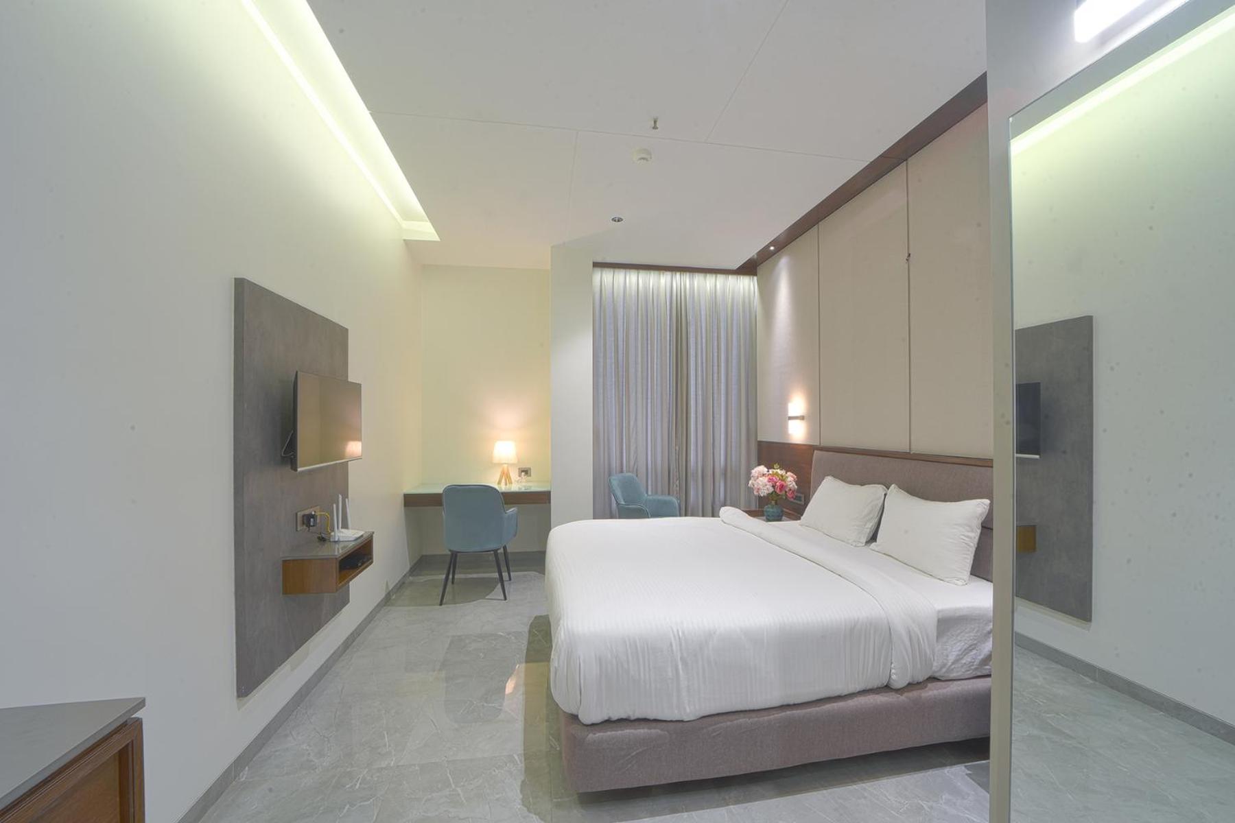 Superior King Room photo 2