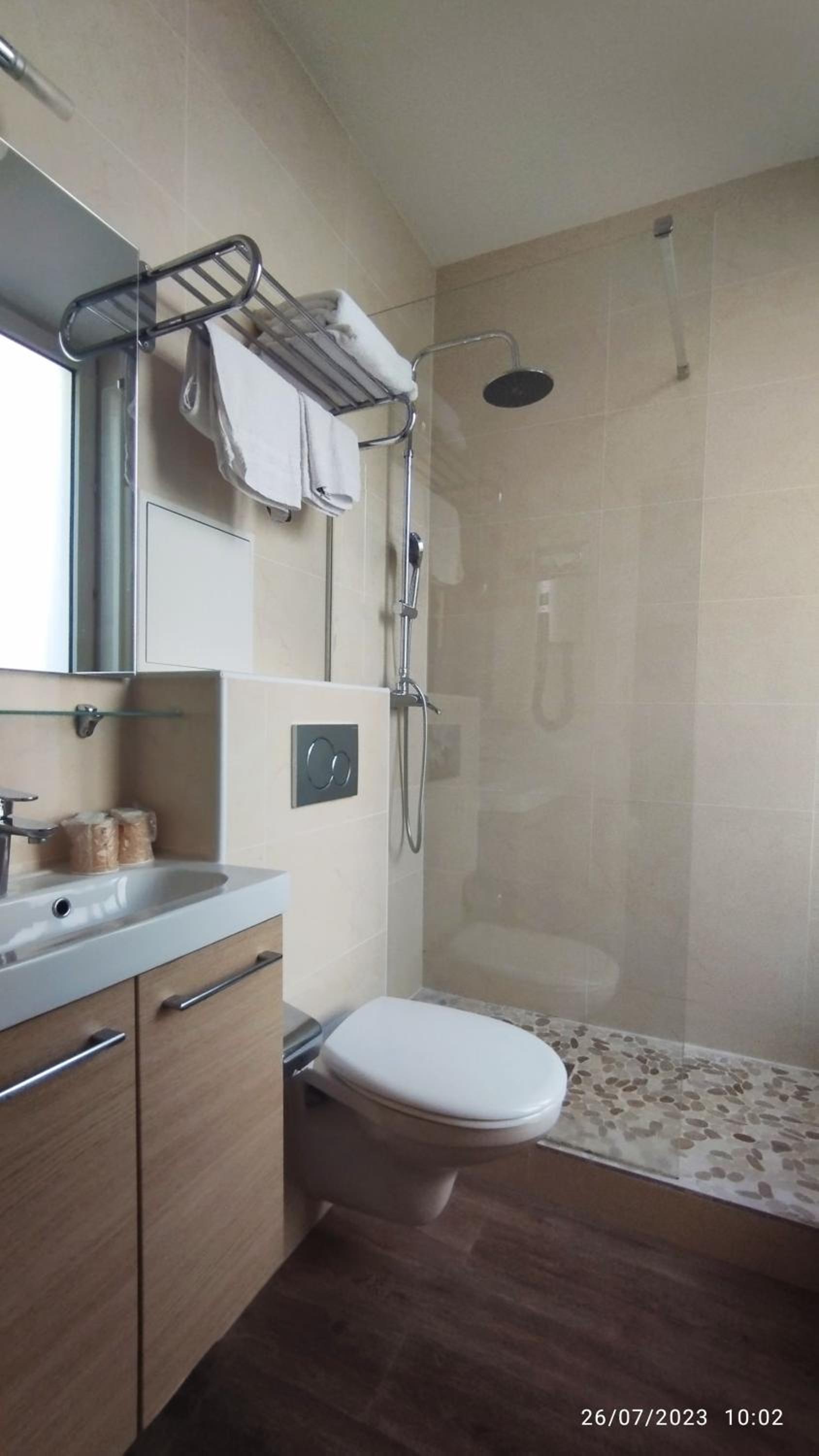Double Room - Photo 10