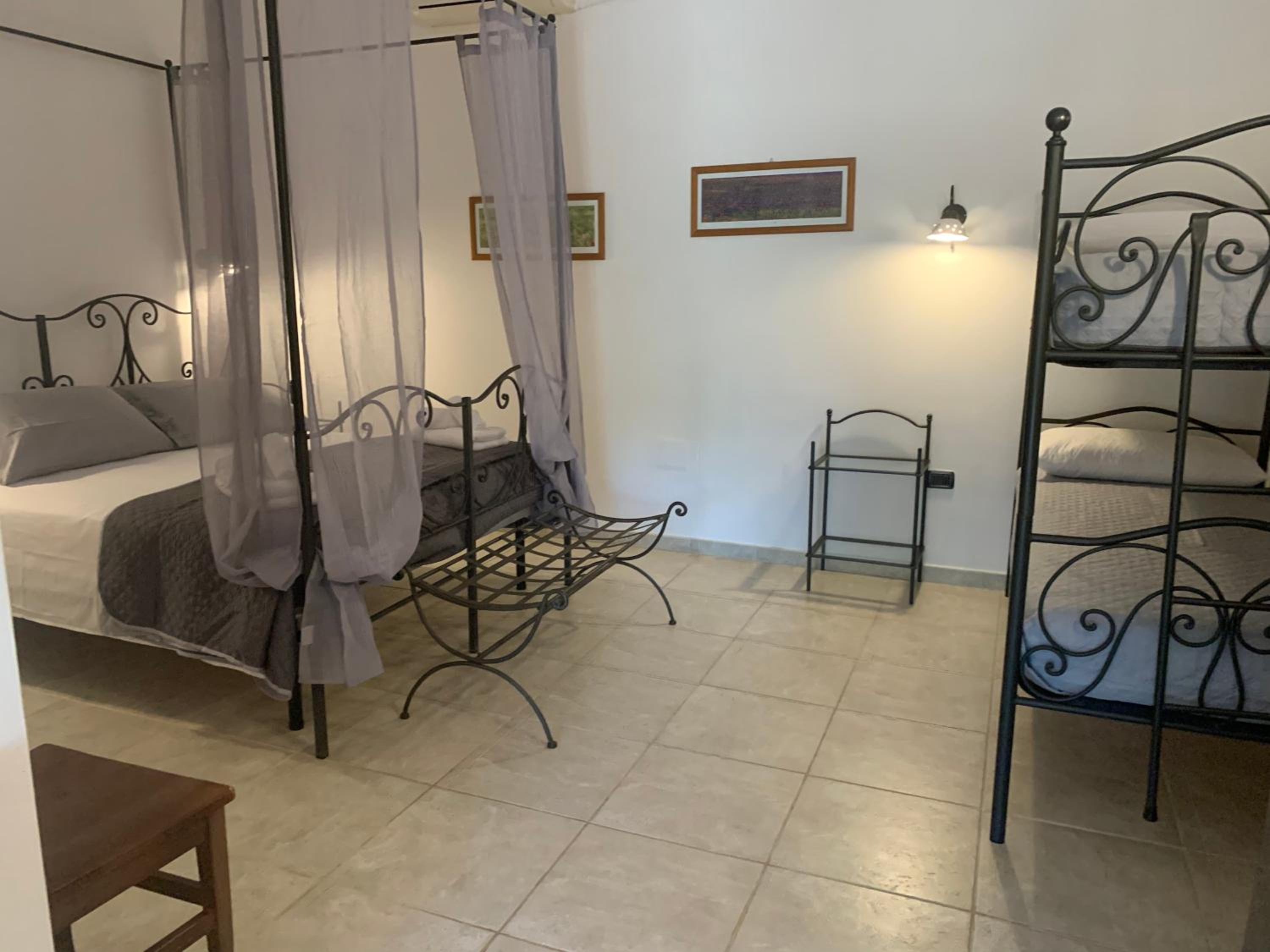Deluxe Double Room (2 Adults + 1 Child) photo 3