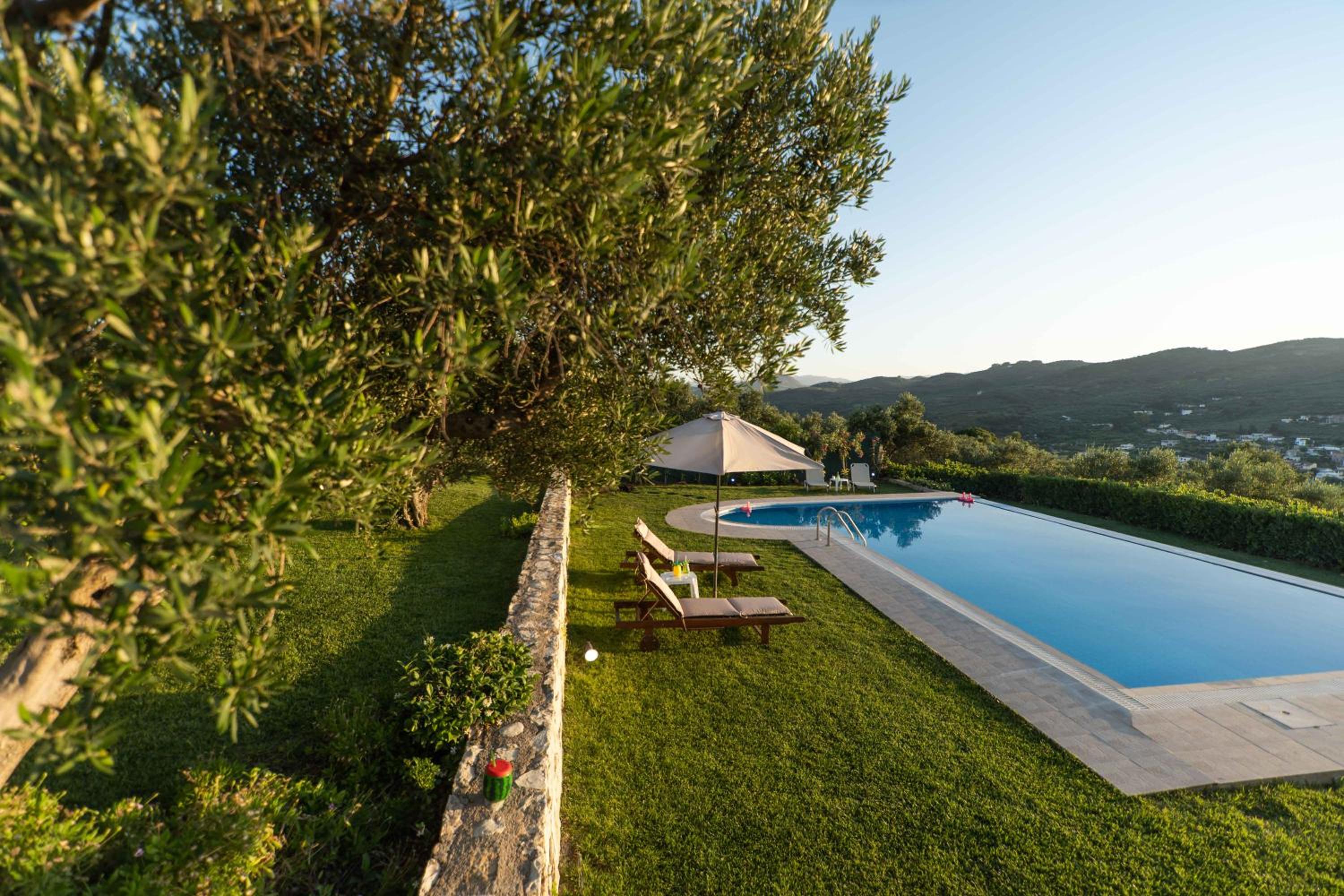 Three-Bedroom Villa photo 3
