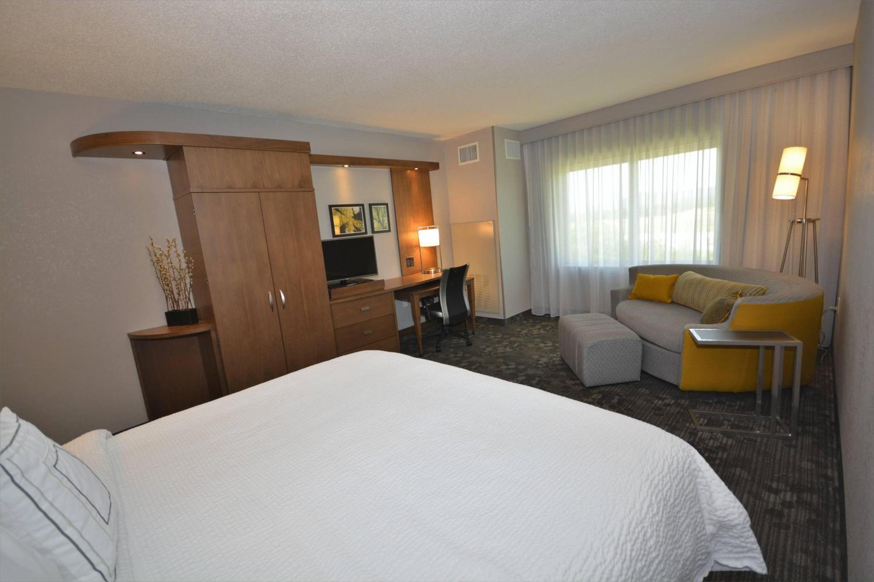 King Room with Sofa Bed and Roll-in Shower - Mobility and Hearing Accessible photo 2