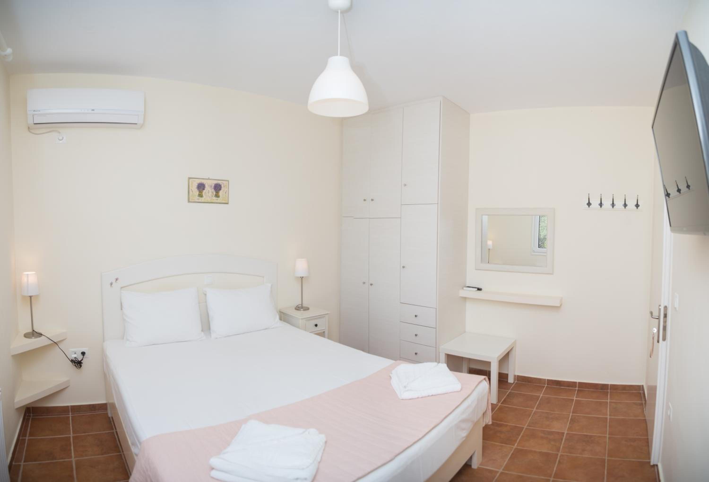 Deluxe Two-Bedroom Apartment