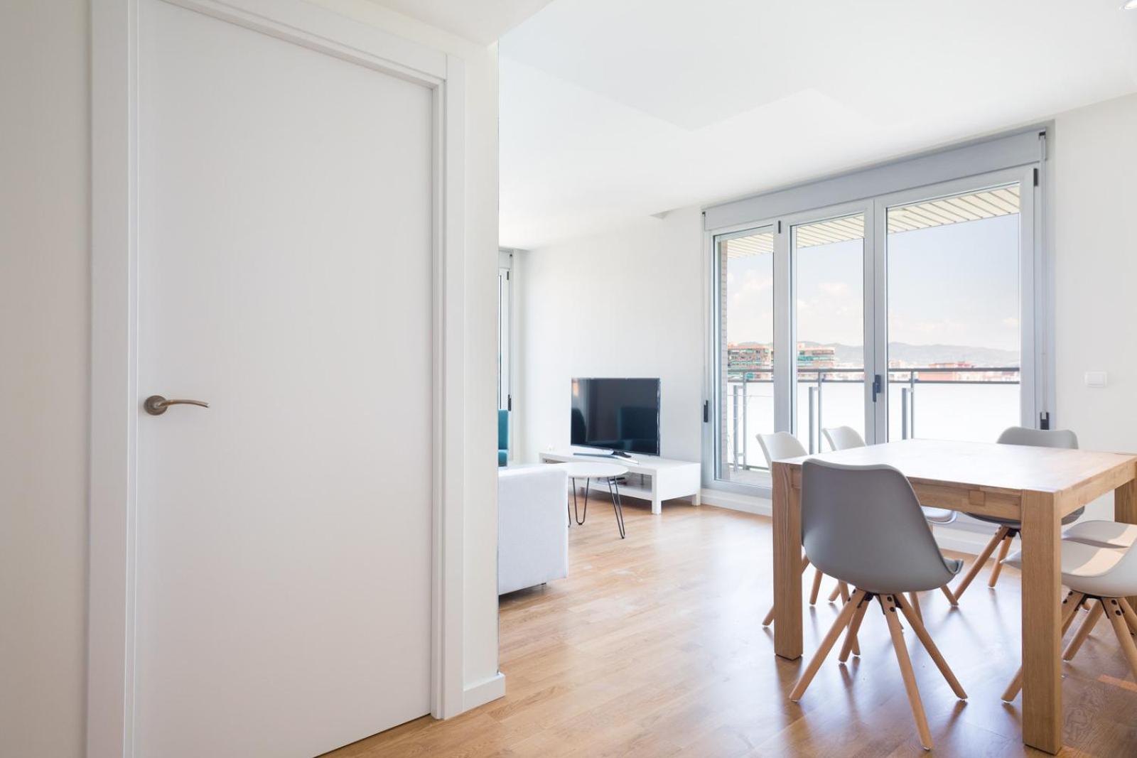 Two-Bedroom Apartment with Balcony photo 3