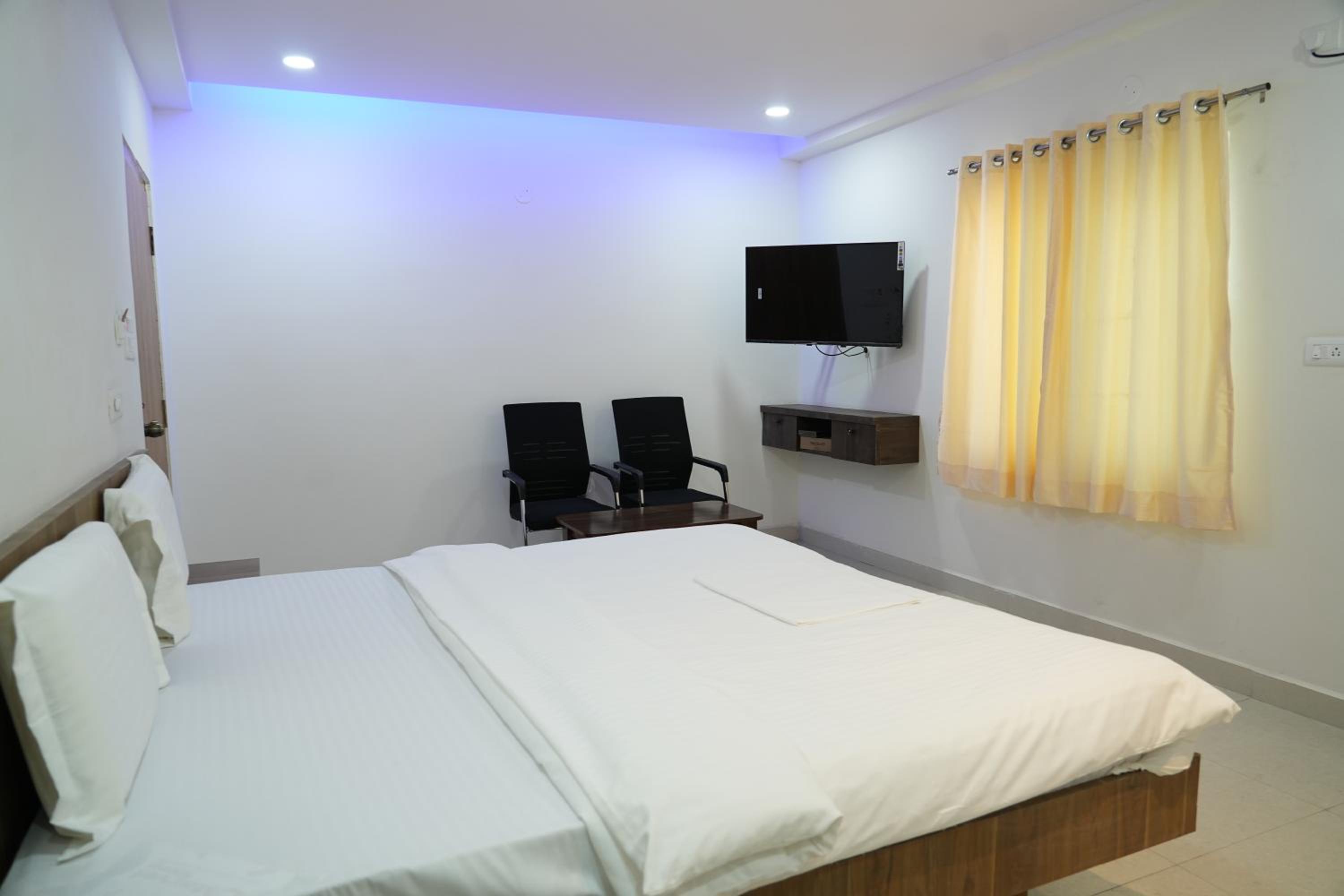 Double Room - Photo 3