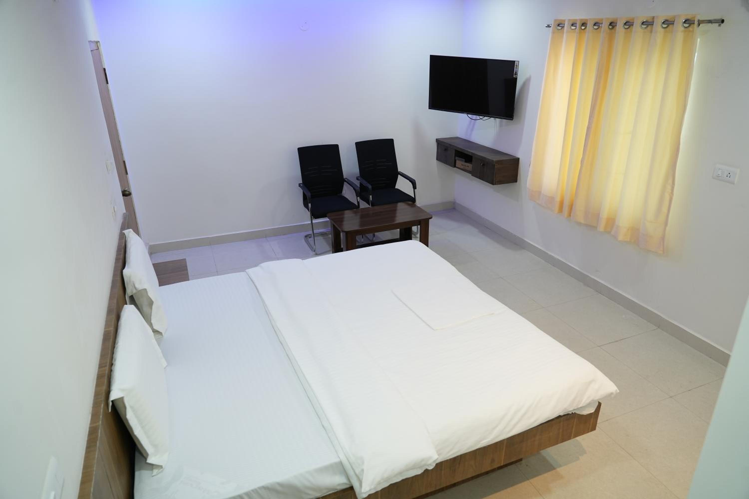 Double Room - Photo 2
