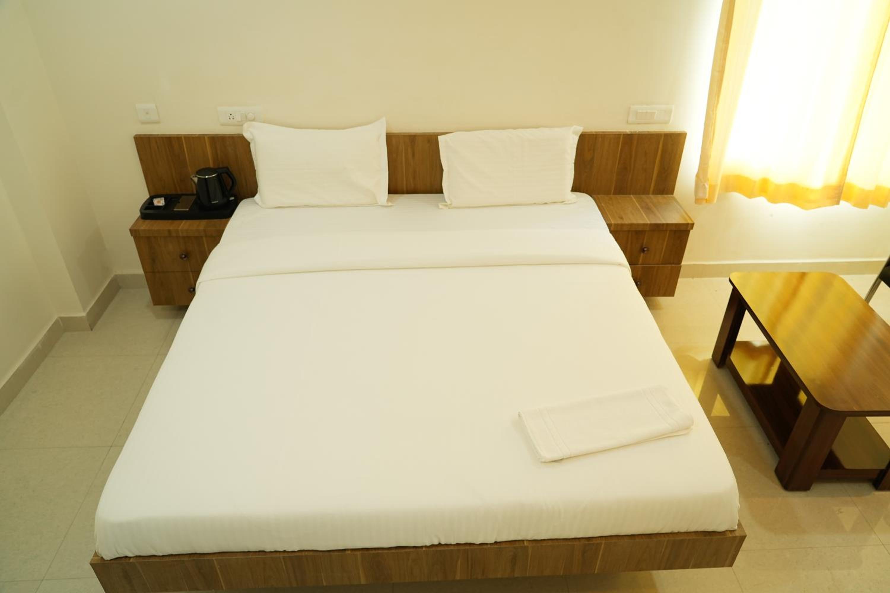 Double Room - Photo 7