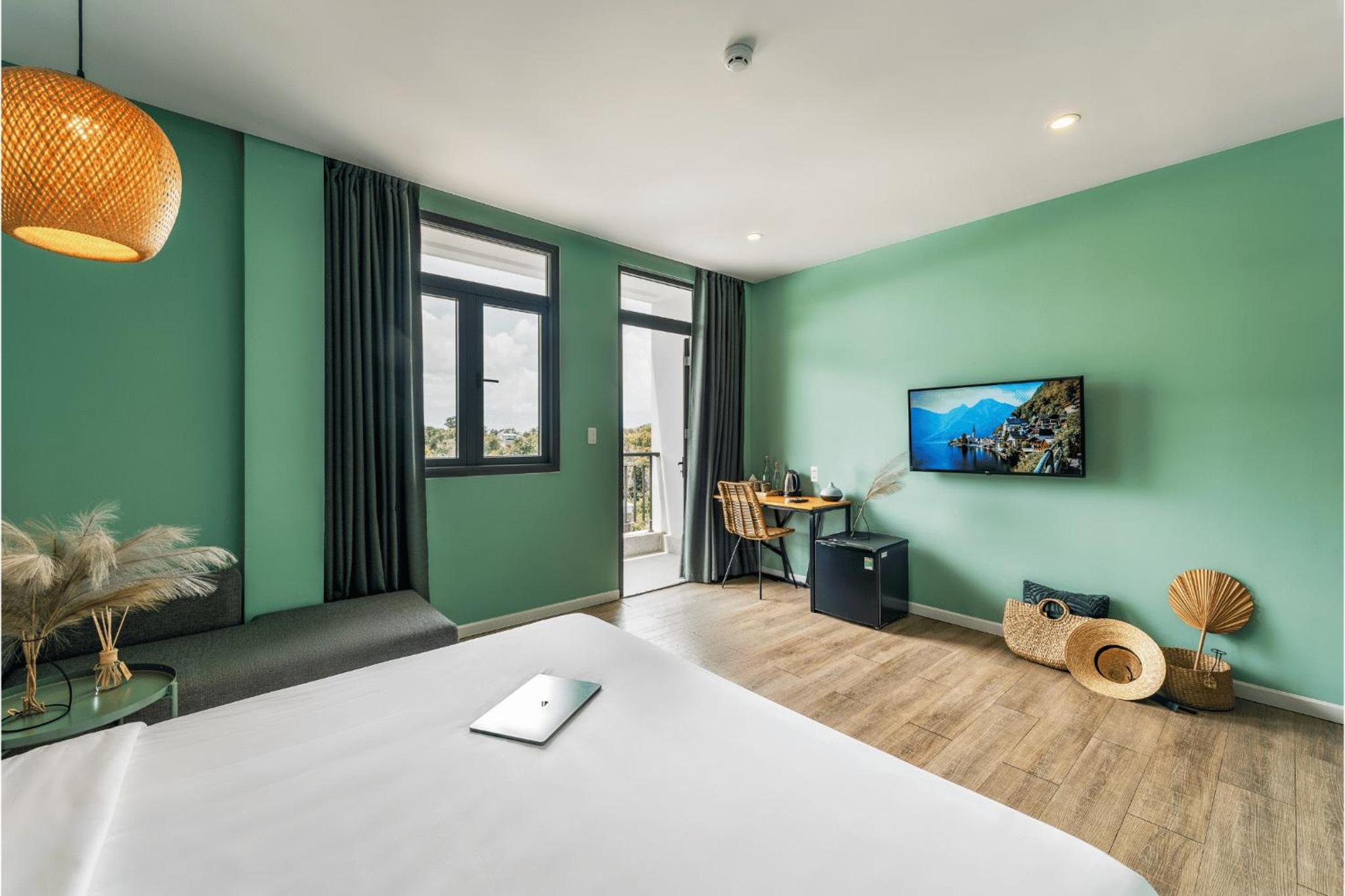 Deluxe Double Room with Balcony - Photo 1