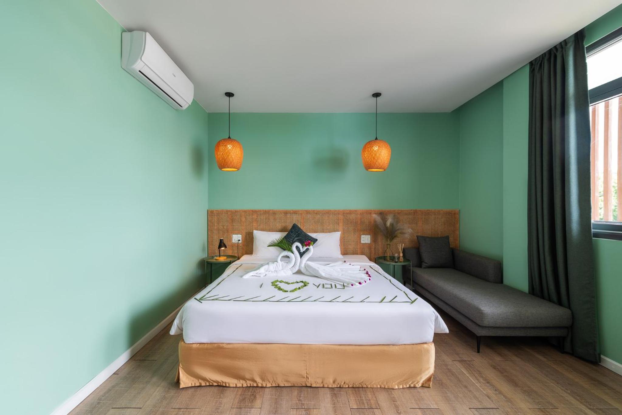 Deluxe Double Room with Balcony - Photo 2