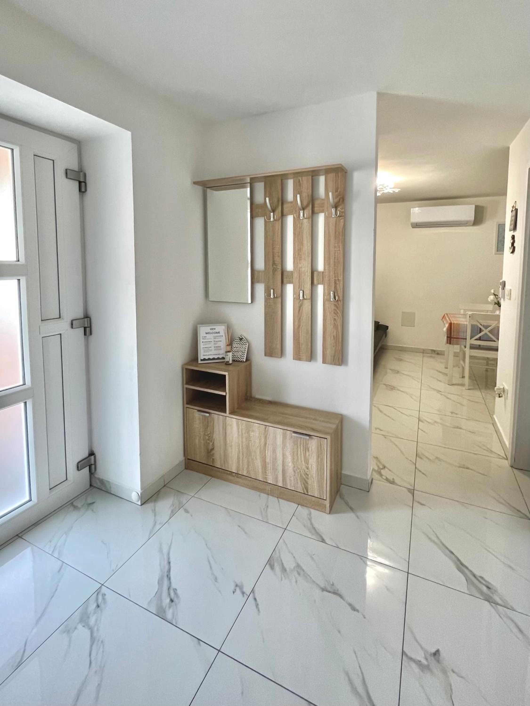 Apartment with Terrace - Photo 1