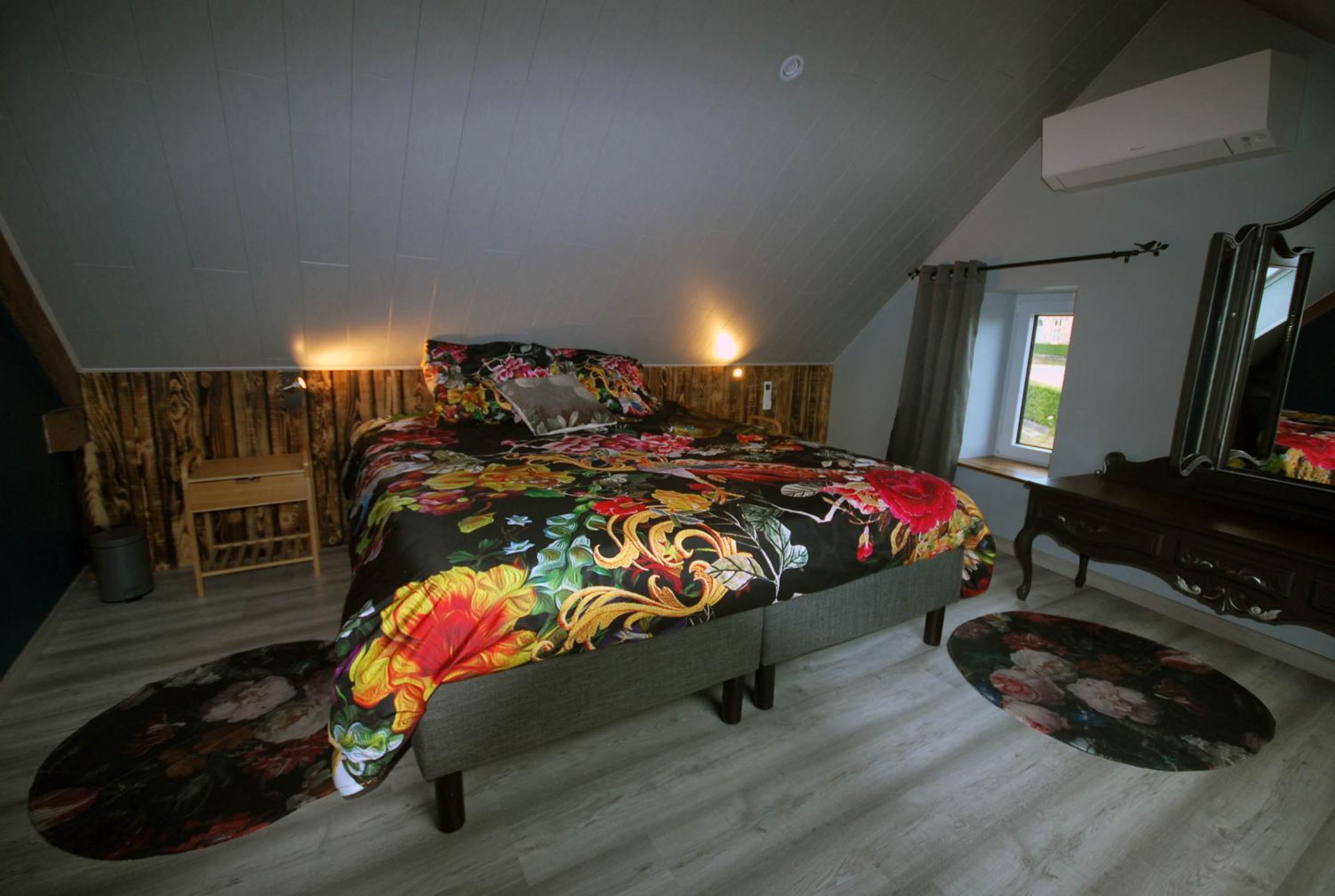Two-Bedroom House photo 2