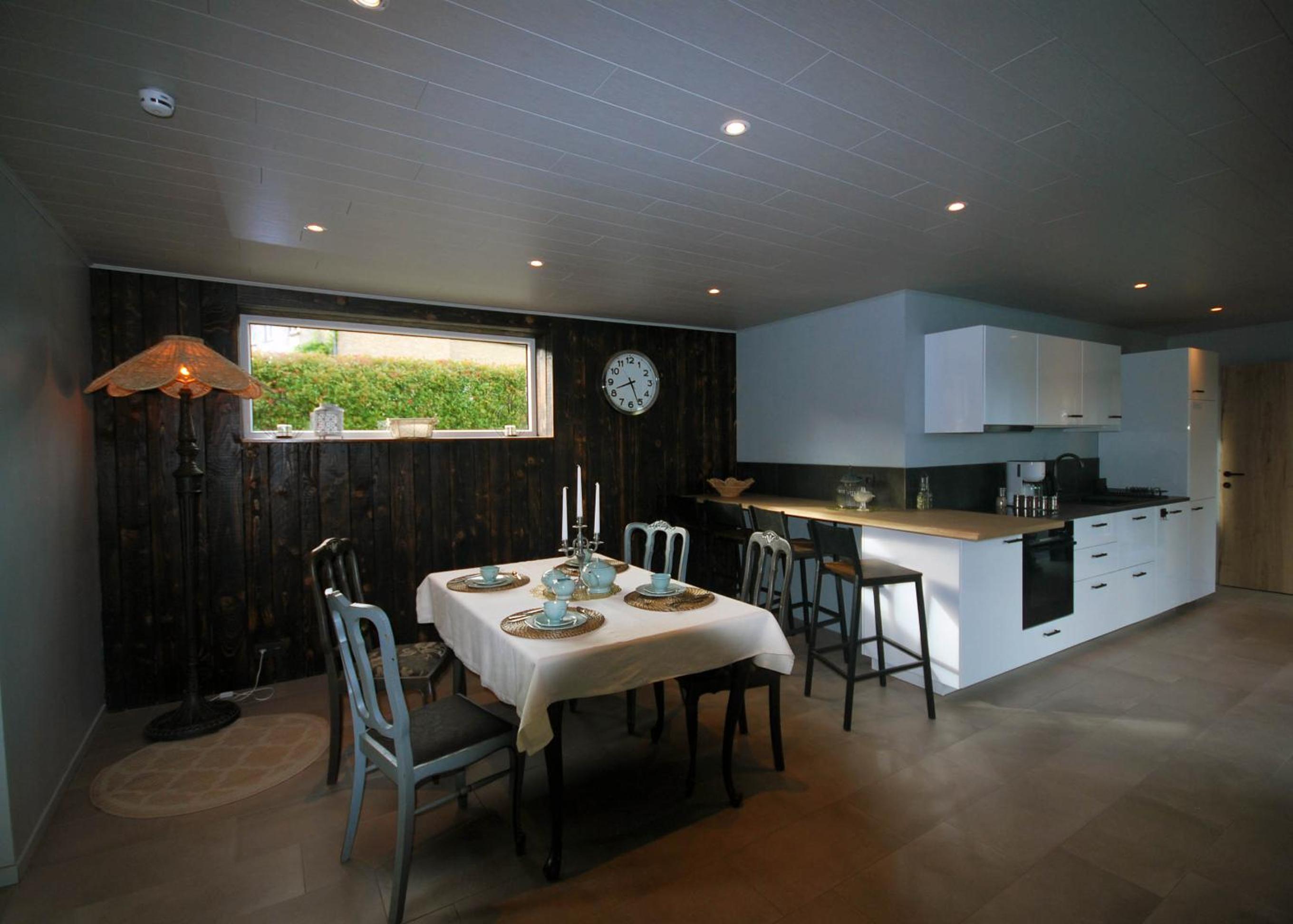 Two-Bedroom House photo 3