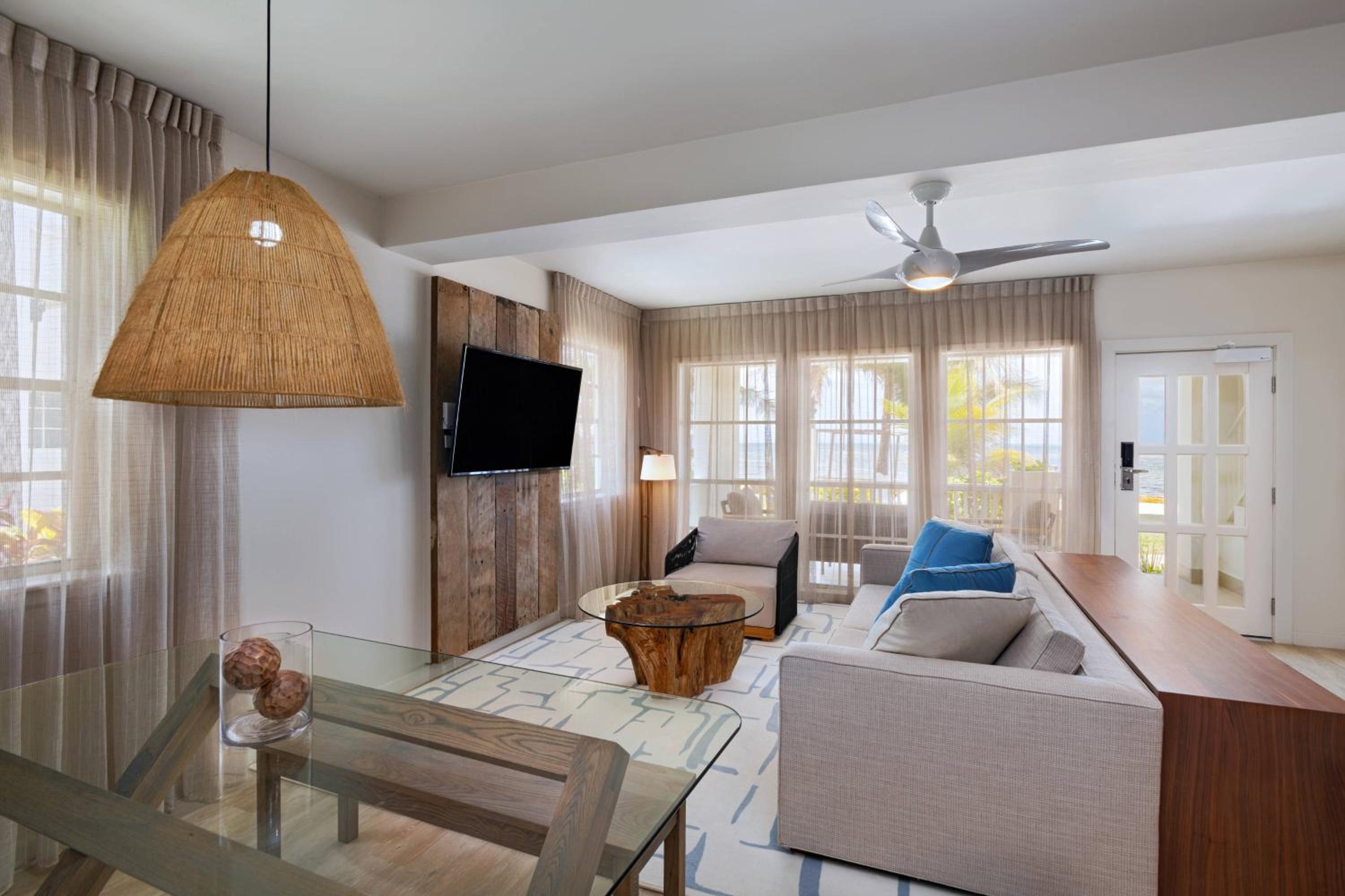 Garden View Reef House, 2 Bedroom Suite, 1 King, 1 Queen, Balcony - Photo 3