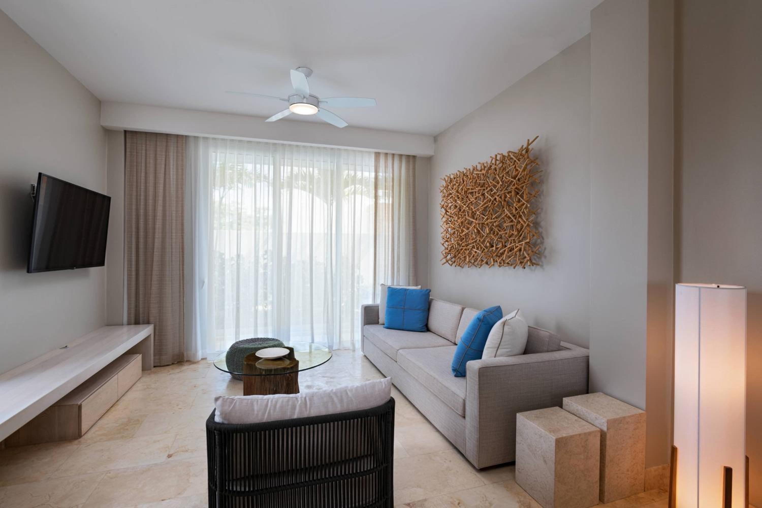 Oceanview Vista 1 Bedroom Suite, 1 King, Balcony - Photo 6
