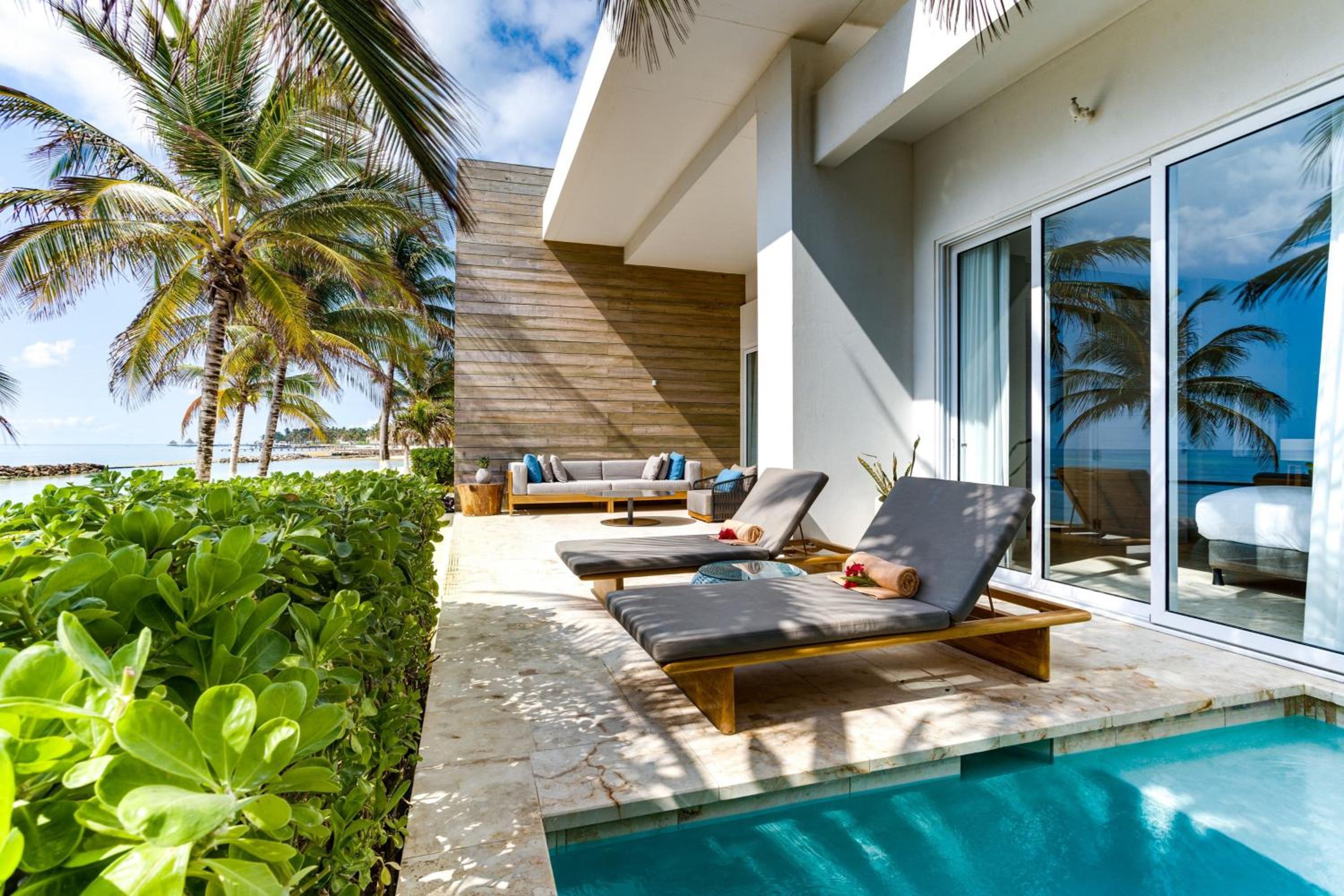 Oceanfront 3 Bedroom Villa with Private Plunge Pool - Photo 13