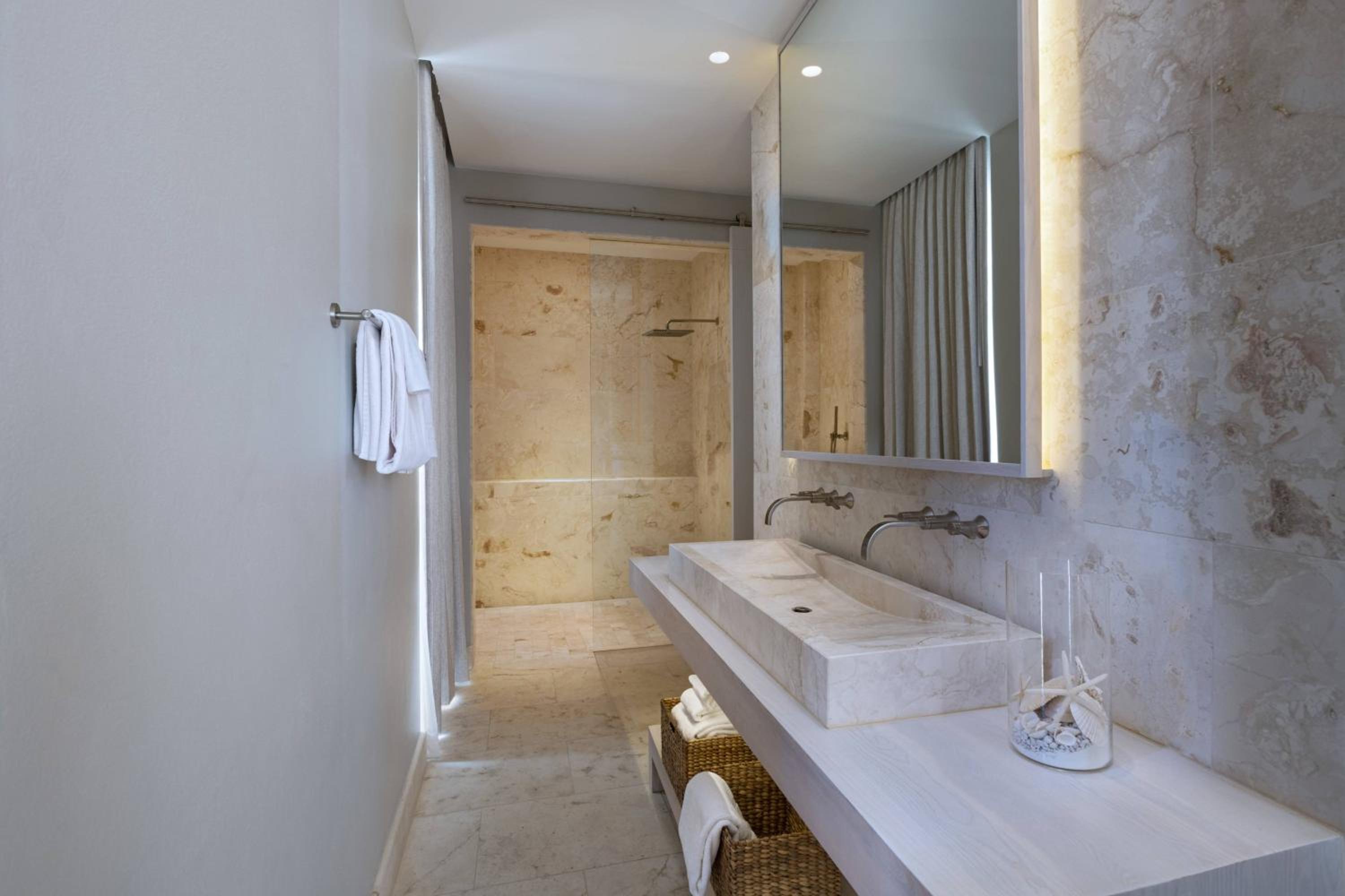 Oceanfront 3 Bedroom Villa with Private Plunge Pool - Photo 2
