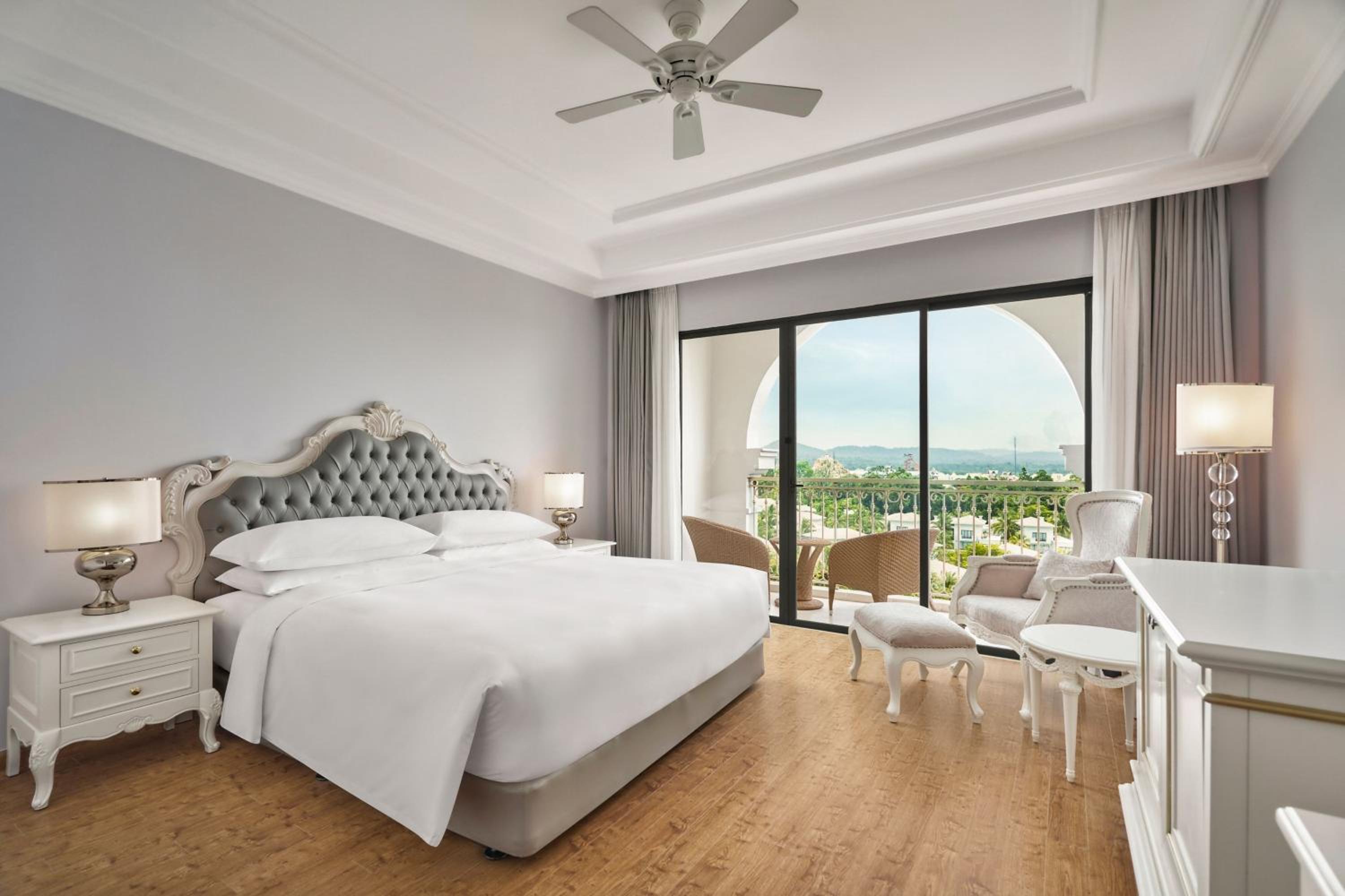 Deluxe King Room with Balcony and Garden View