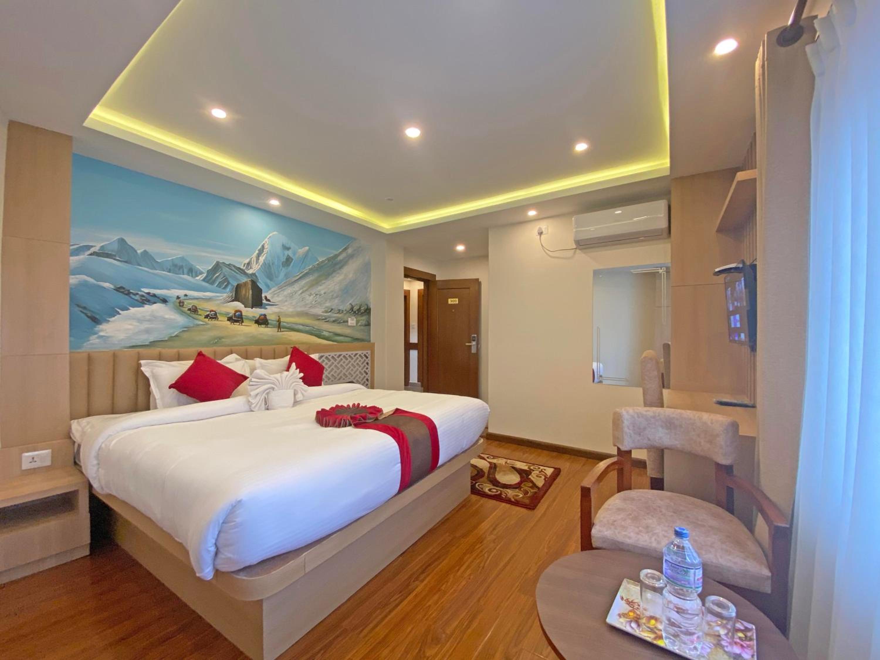 Deluxe Double Room (2 Adults + 1 Child) - Photo 8