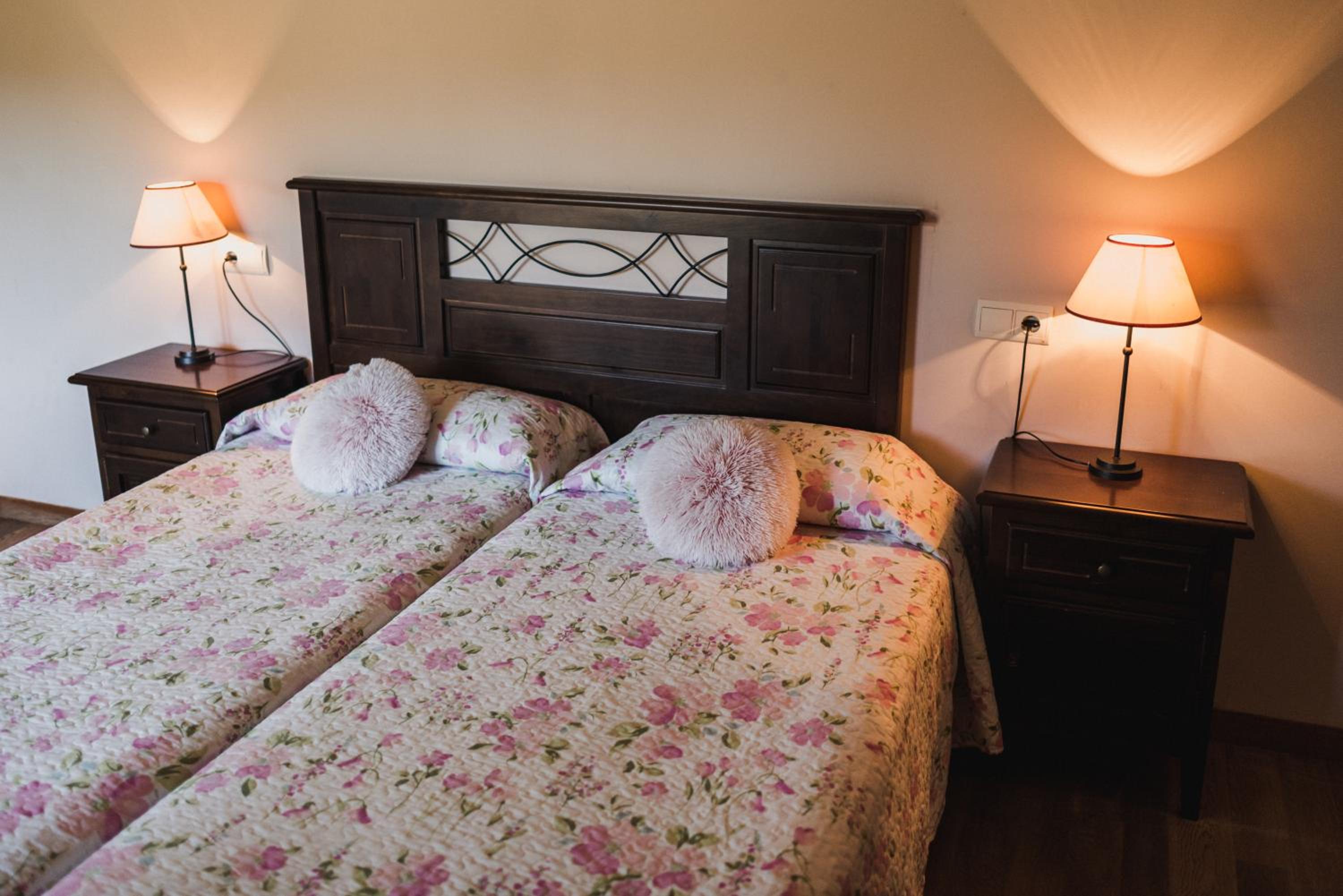 Twin Room - Photo 5