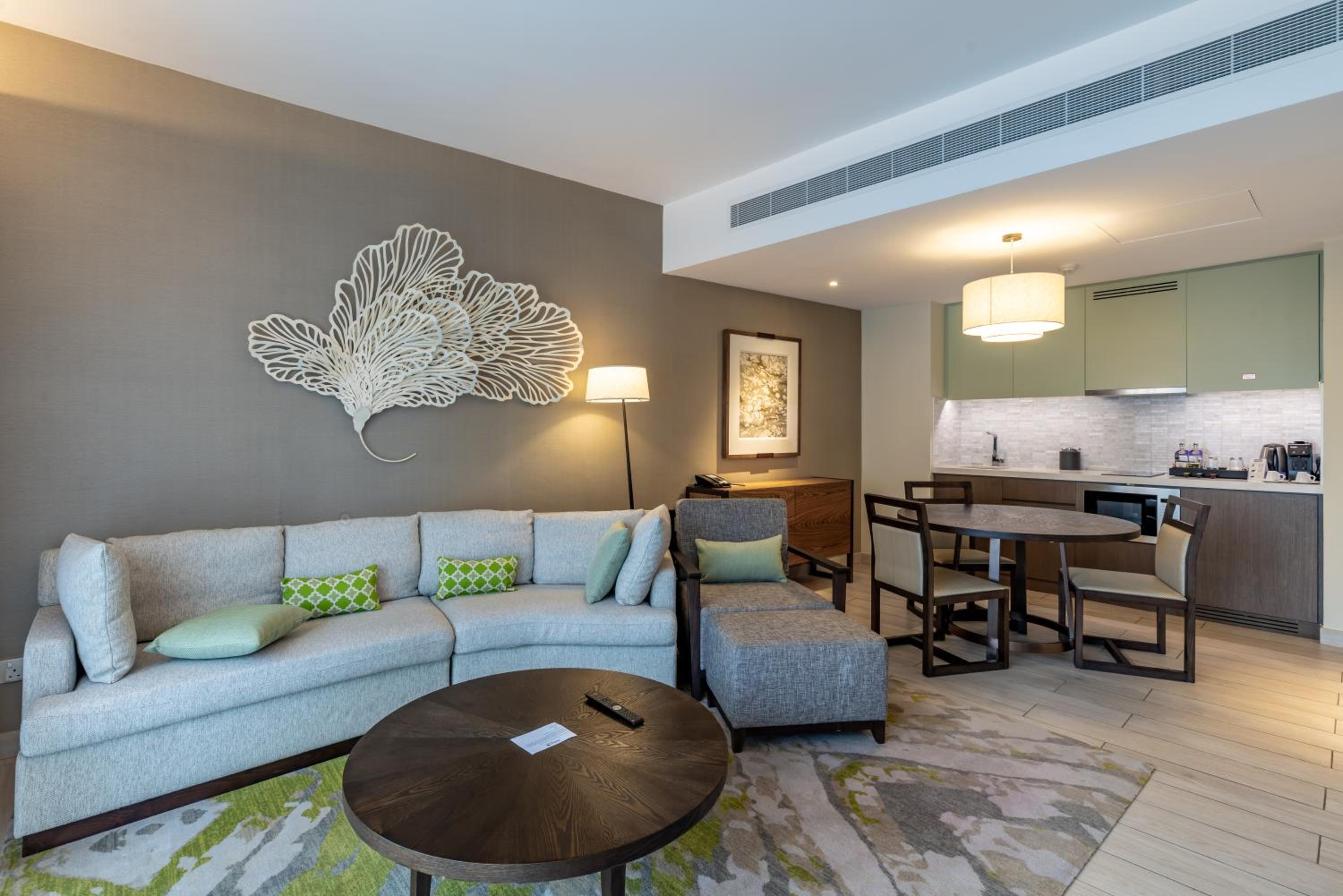 One-Bedroom Suite with Lounge Access - Photo 8